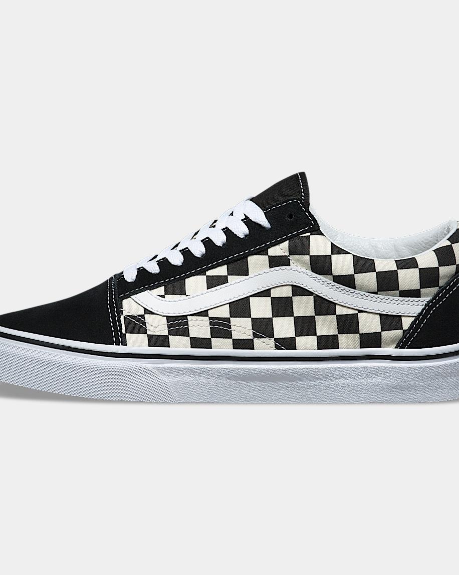 Old Skool Checkerboard Shoe in Black / White| Vans US Product Image