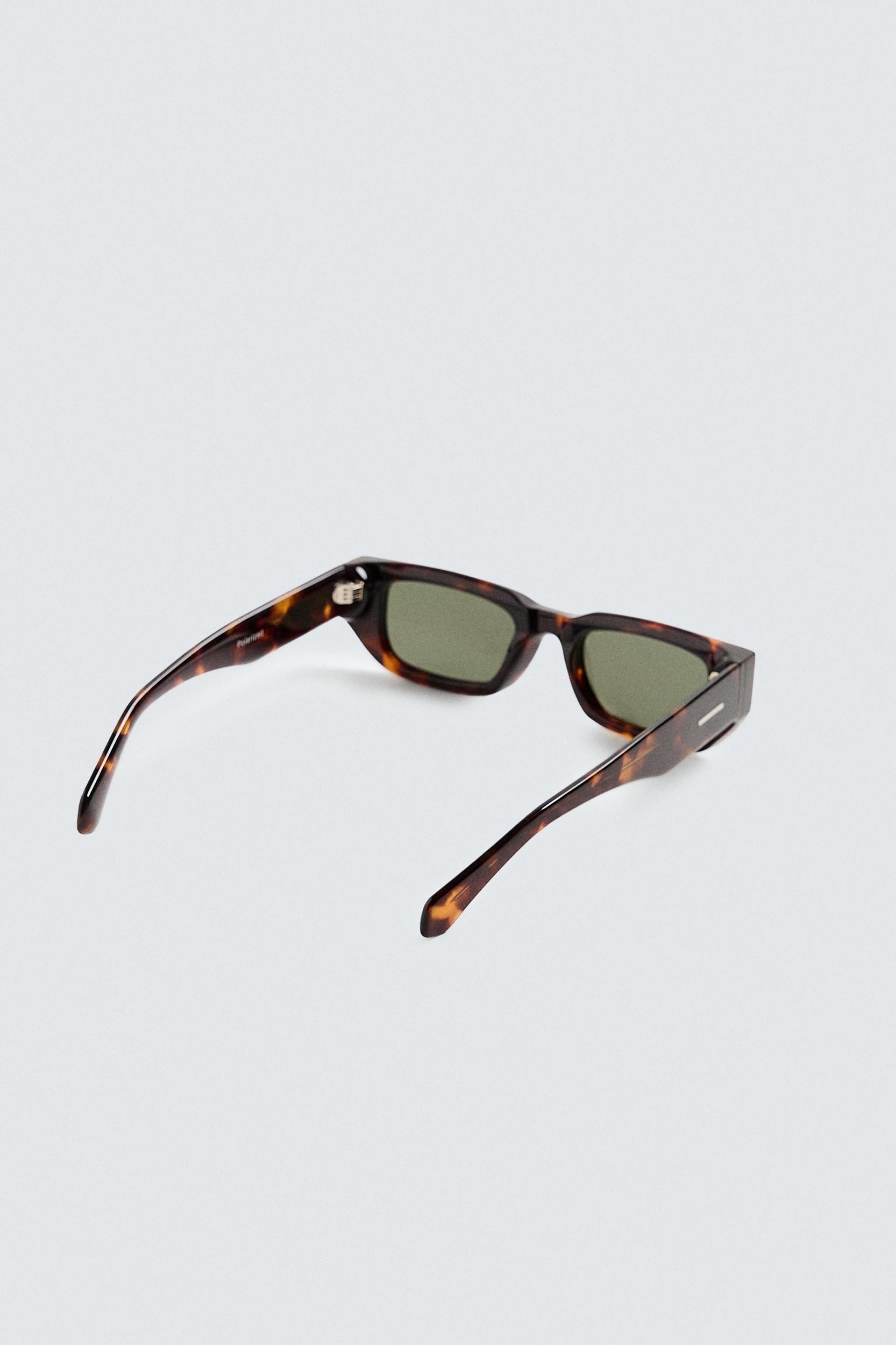 SQUARED SUNGLASSES Product Image