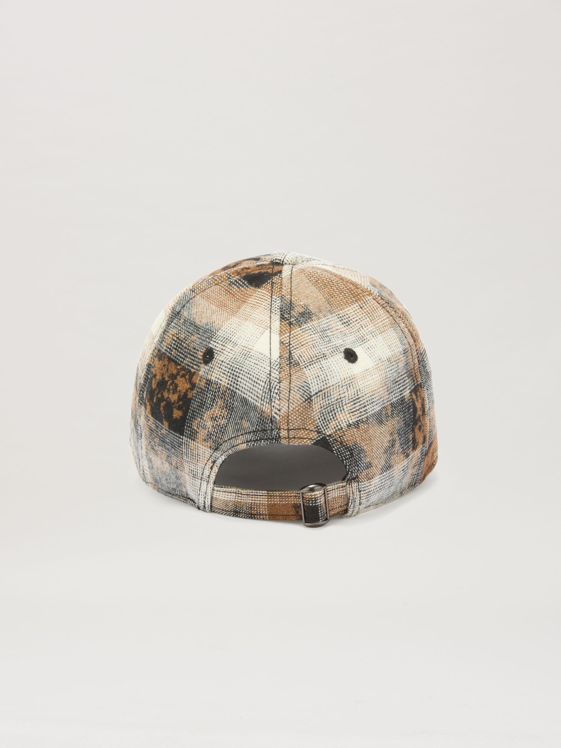CURVED LOGO CHECK CAP Product Image