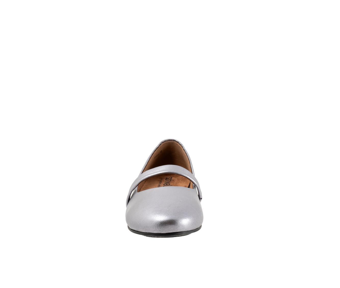 Women's Softwalk Samara Flats Product Image