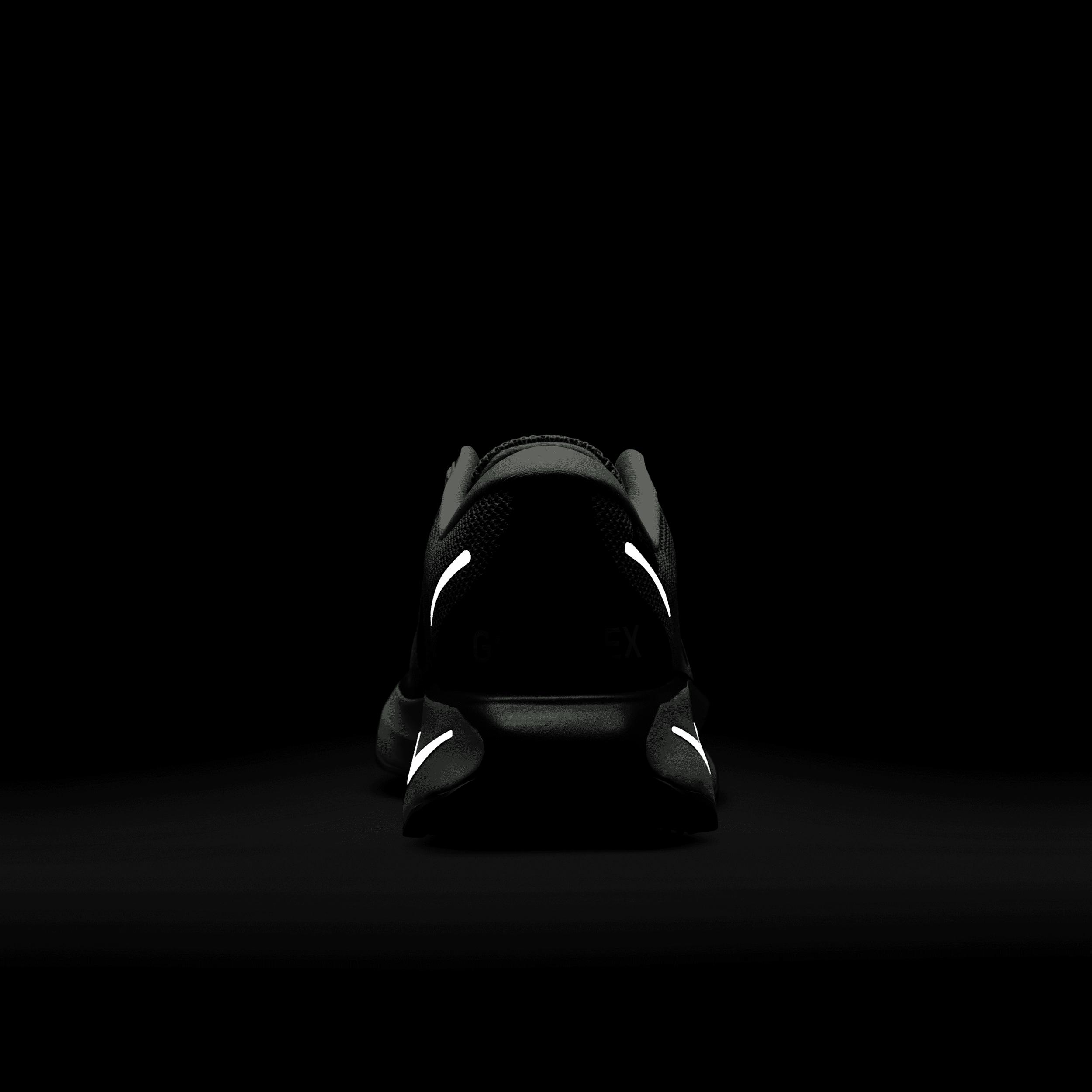 Nike Womens Motiva GORE-TEX Casual Shoes in Light Silver/Light Silver/Jade Horizon Product Image