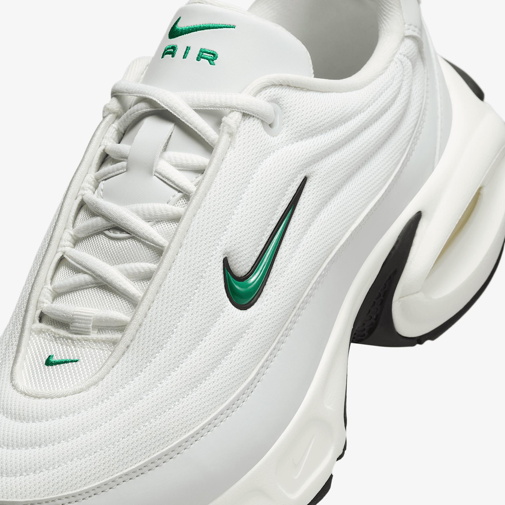Nike Women's Air Max Portal Shoes Product Image