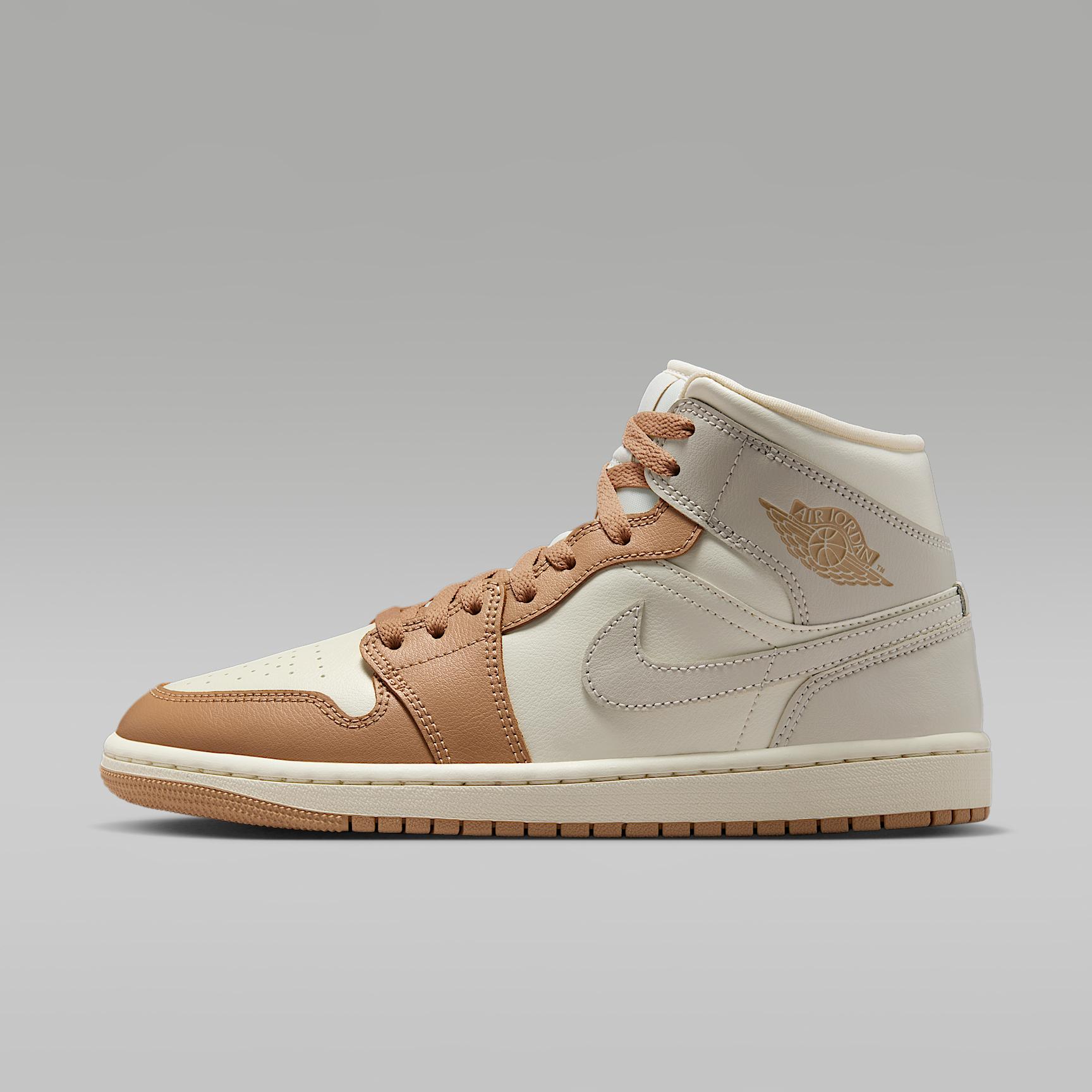 Women's Air Jordan 1 Mid Shoes Product Image