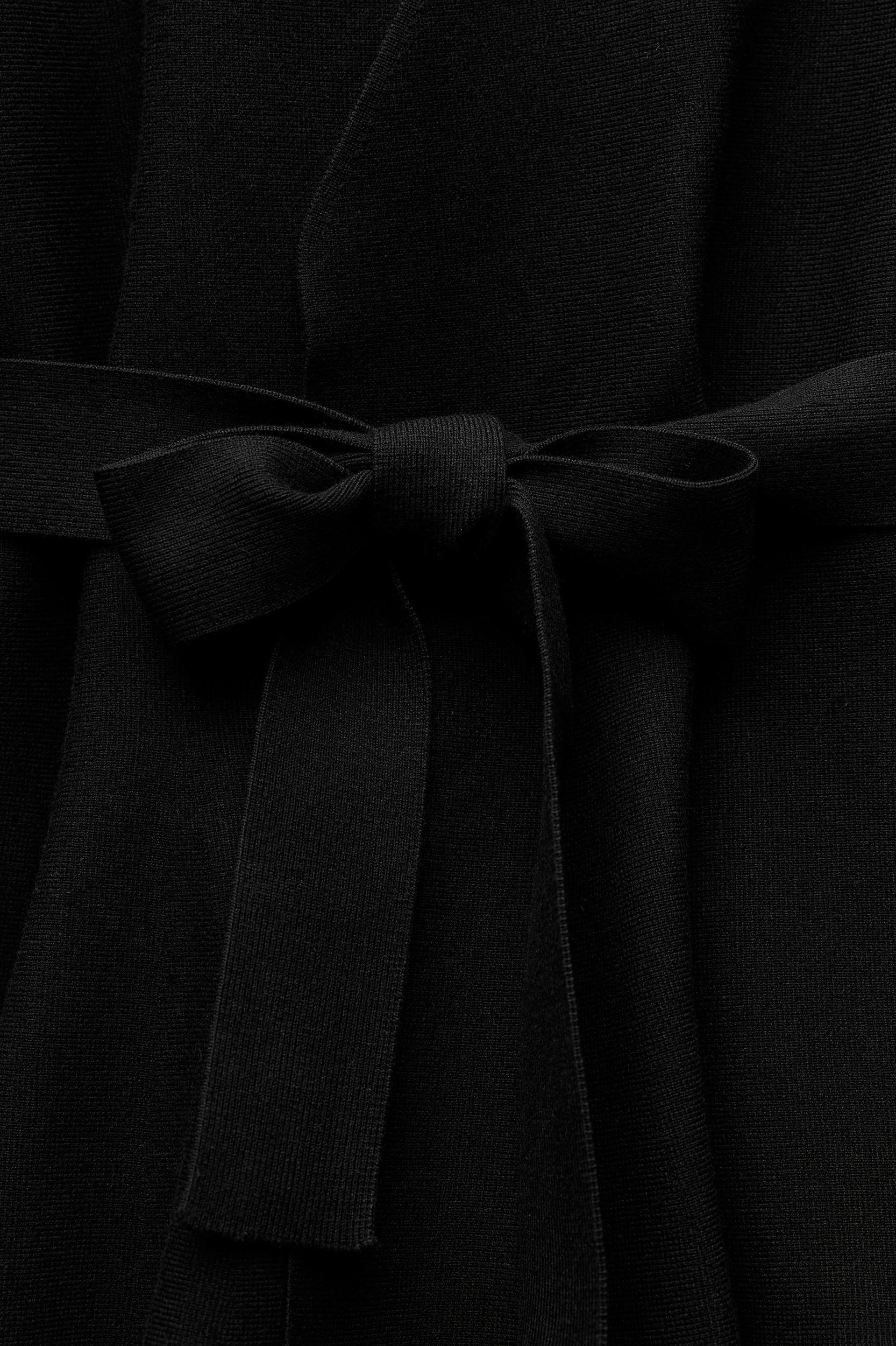 BELTED SHOULDER PAD KNIT BLAZER Product Image