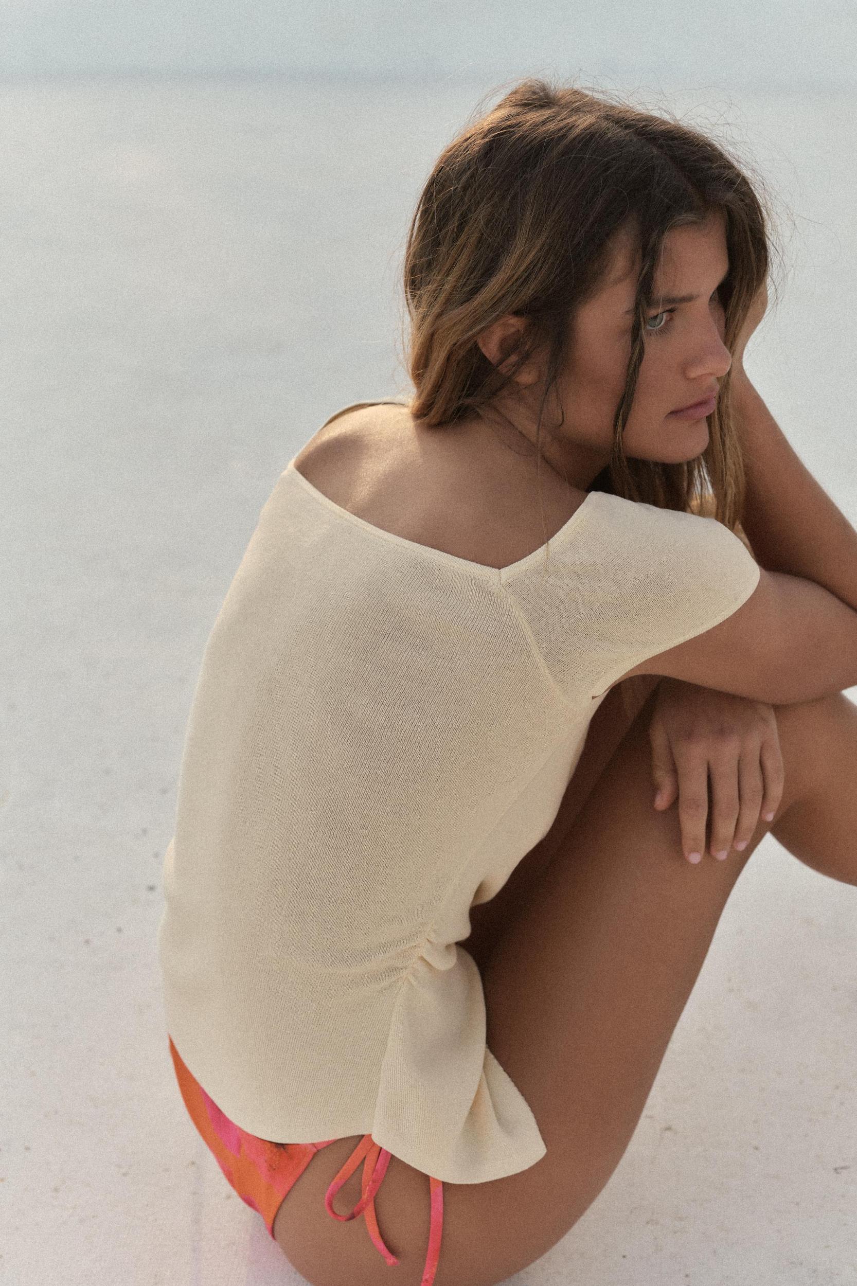 RUCHED KNIT TOP Product Image