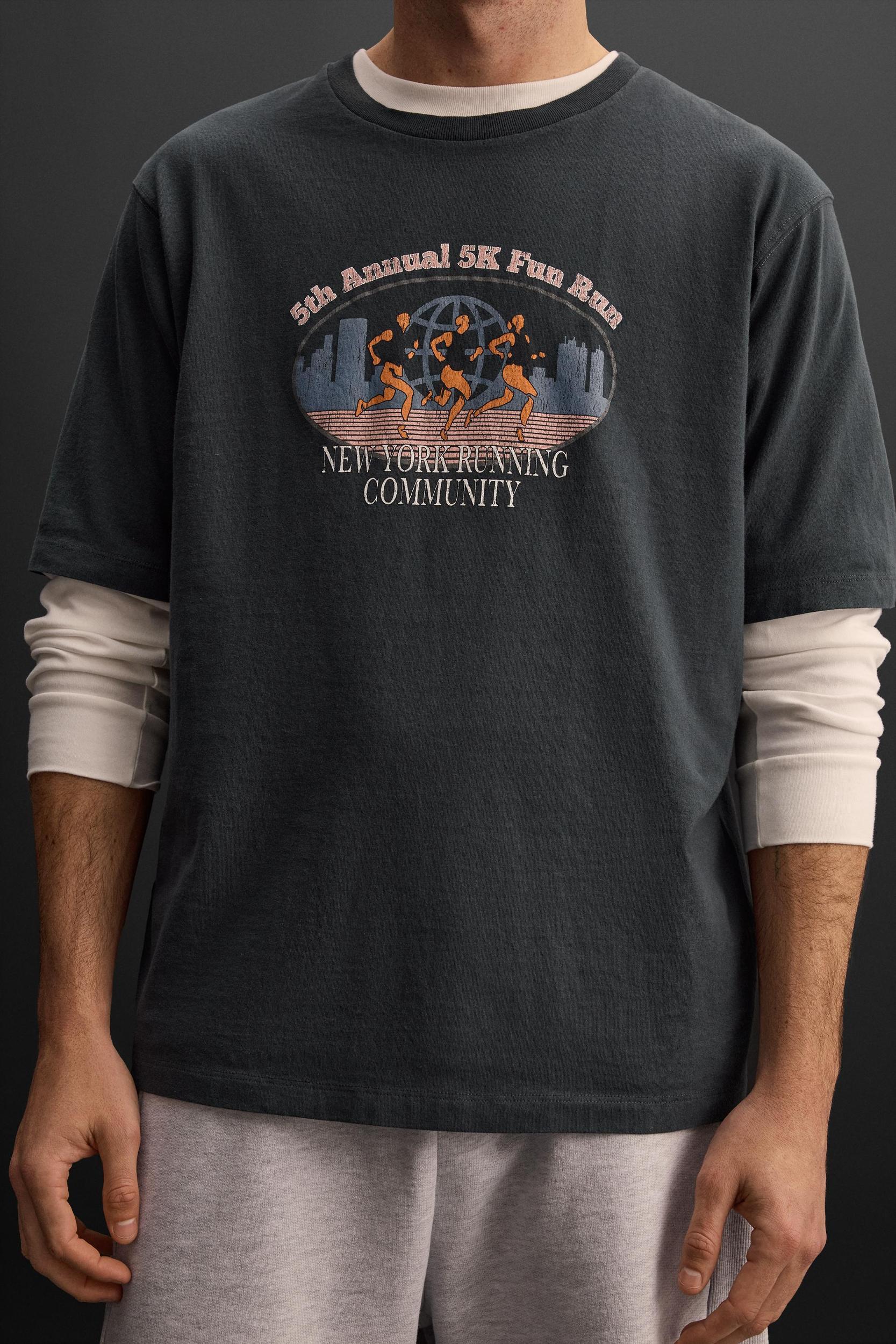 RUNNING GRAPHIC PRINT T-SHIRT Product Image