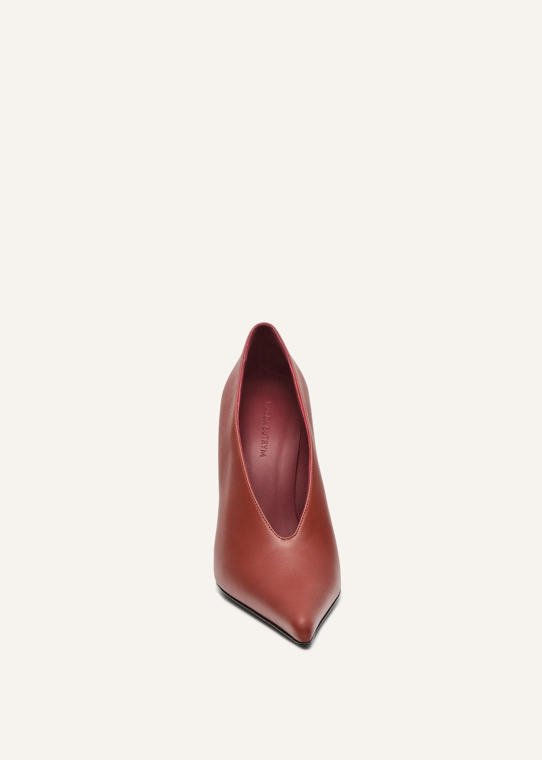 Pointed pumps in camel leather Product Image
