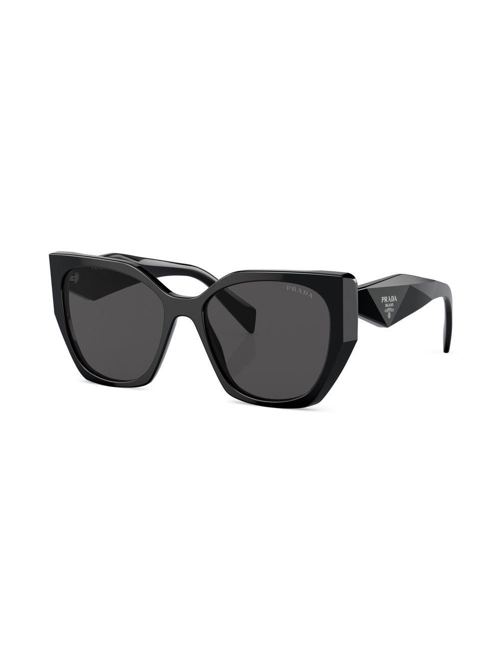 logo-plaque cat-eye sunglasses Product Image