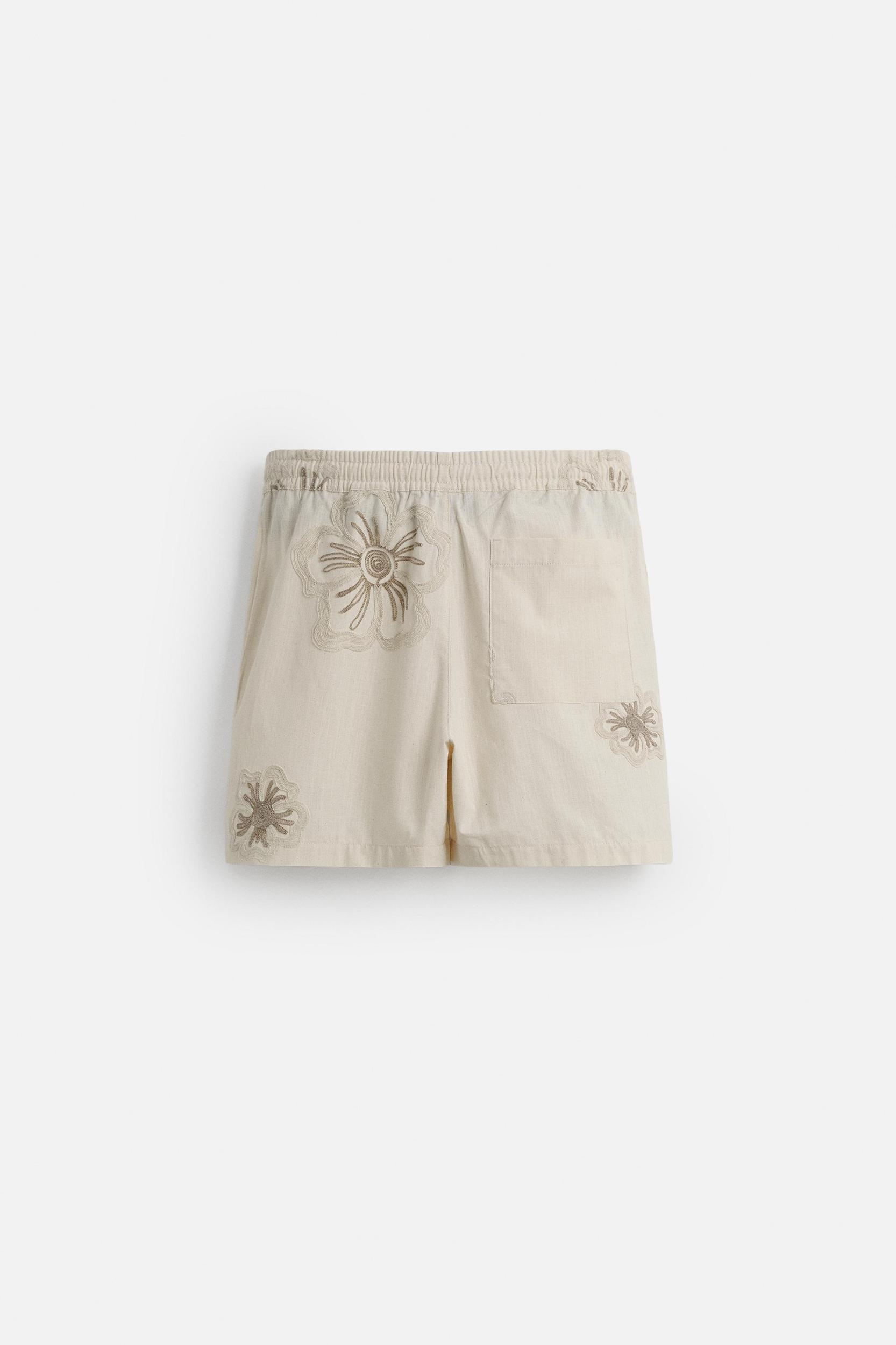 FLORAL EMBROIDERED SHORTS Product Image