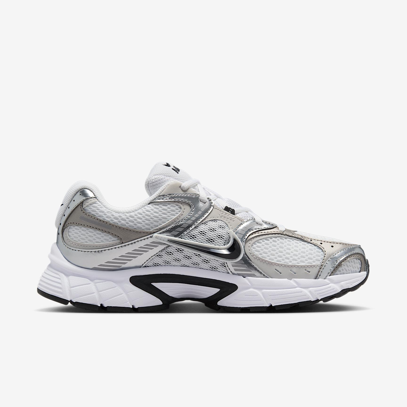 Nike Womens V5 RNR Shoes with Reflective Accents | HQ7901-107 Product Image