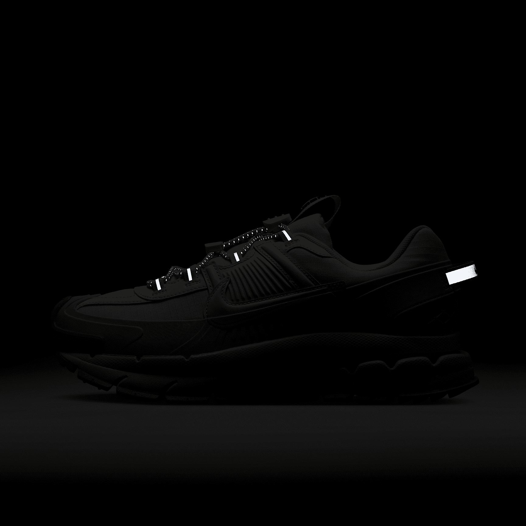 Womens Nike Zoom Vomero Roam Casual Shoes Product Image