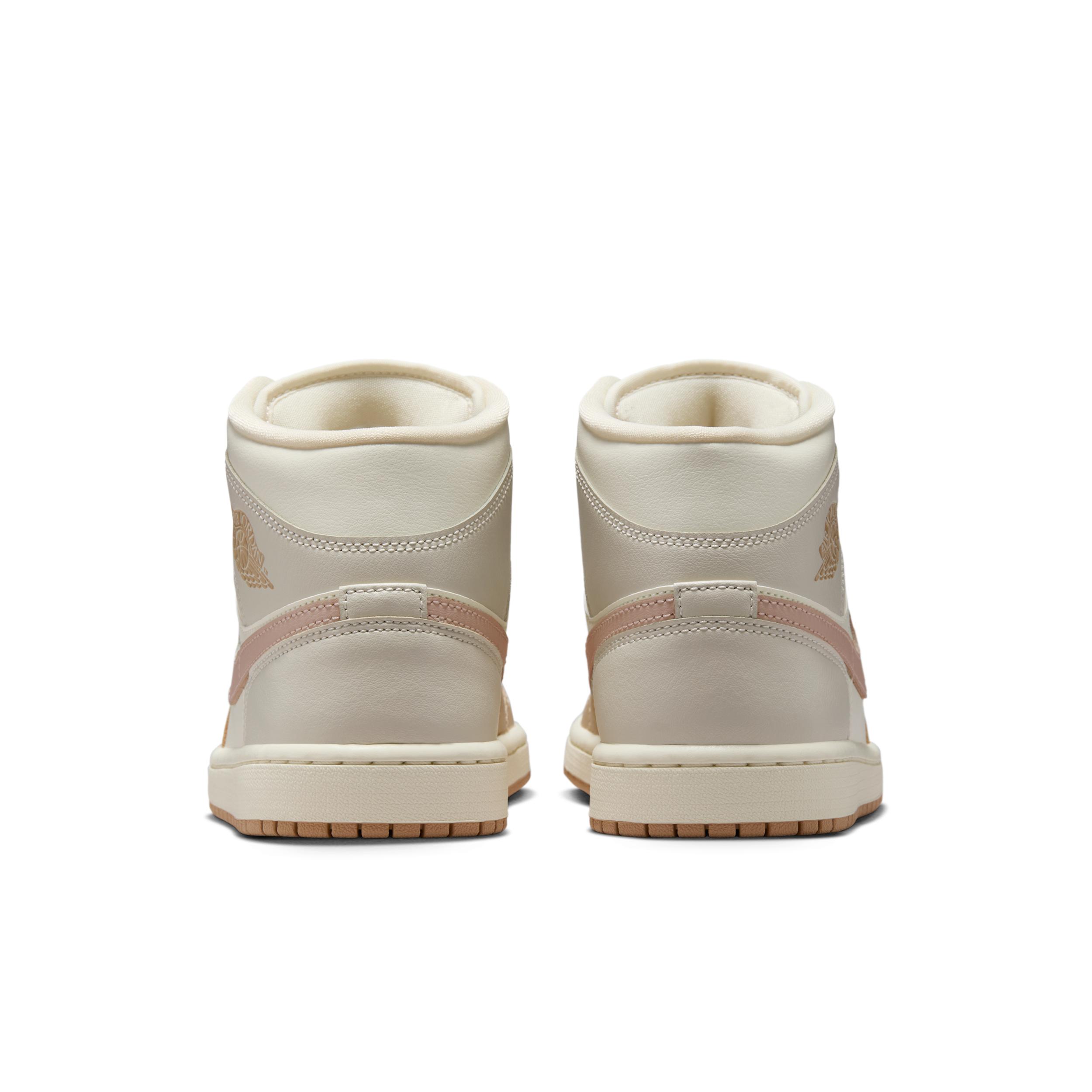 Women's Air Jordan 1 Mid Shoes Product Image