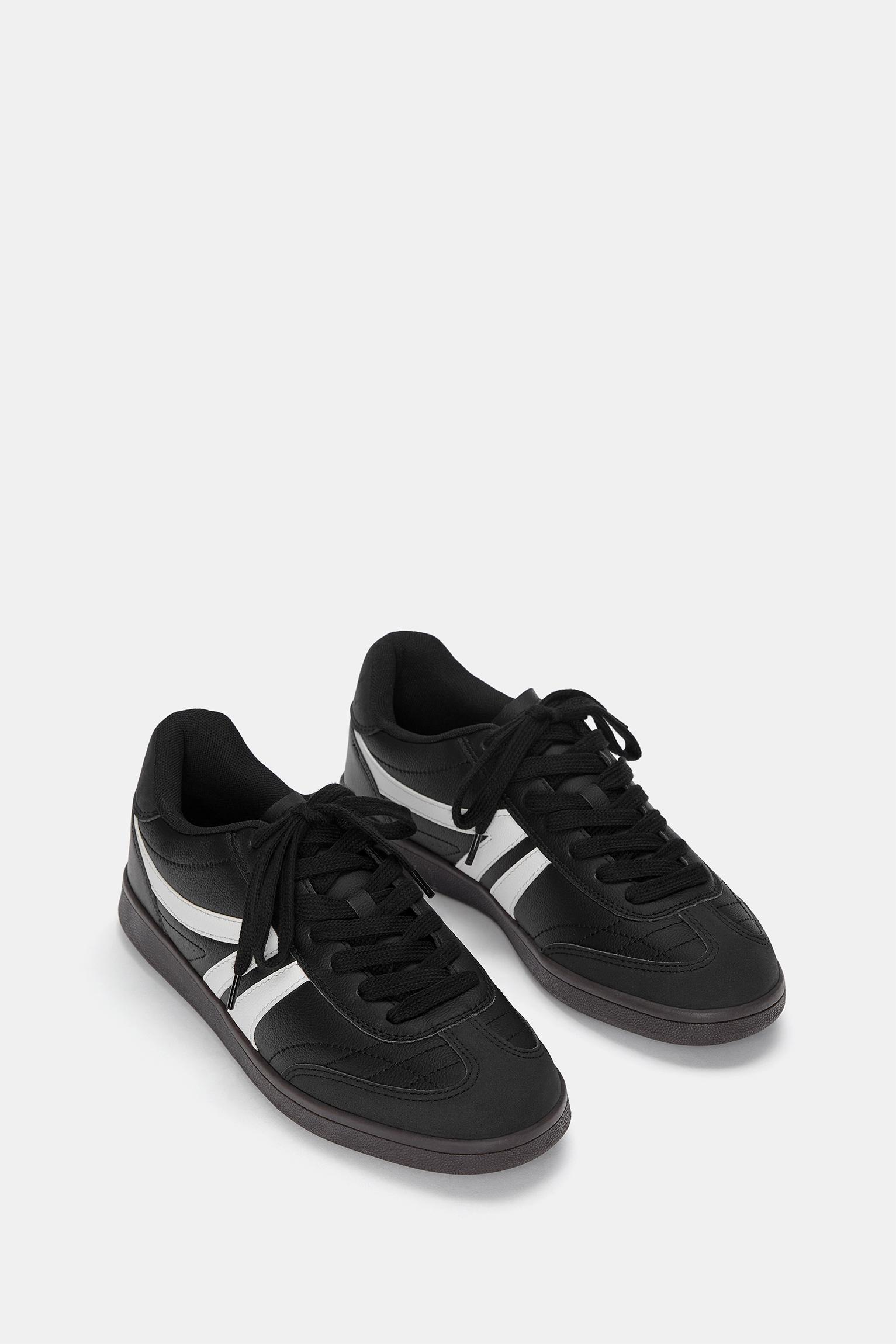 Retro sneakers Product Image