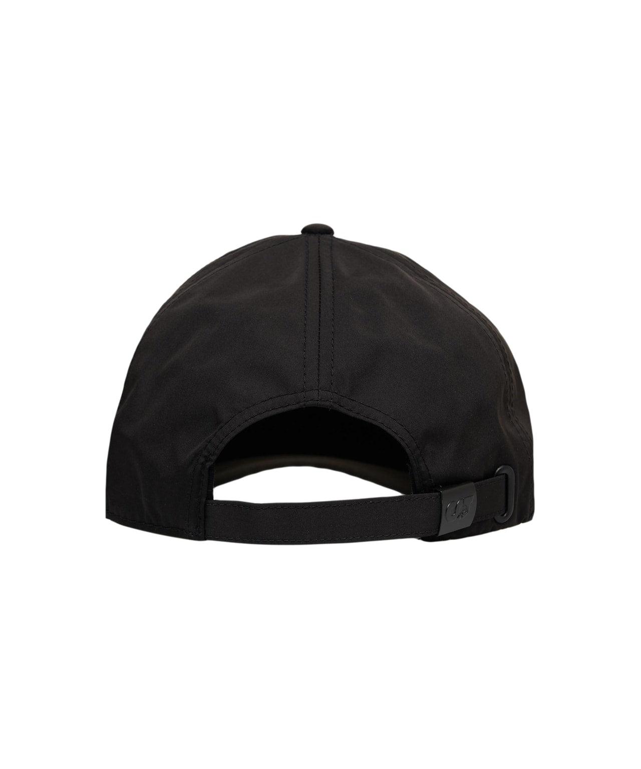 Baseball cap with logo Product Image