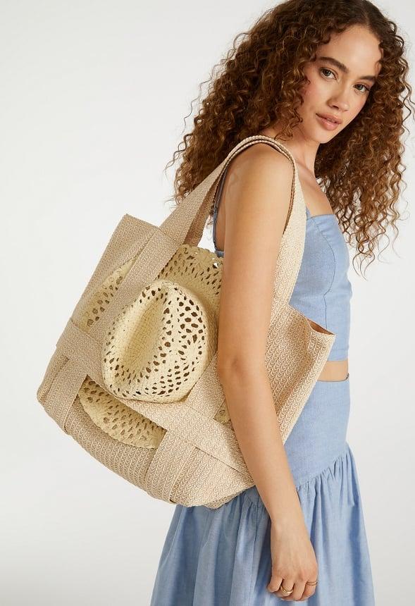 Traveling Raffia Bag Product Image
