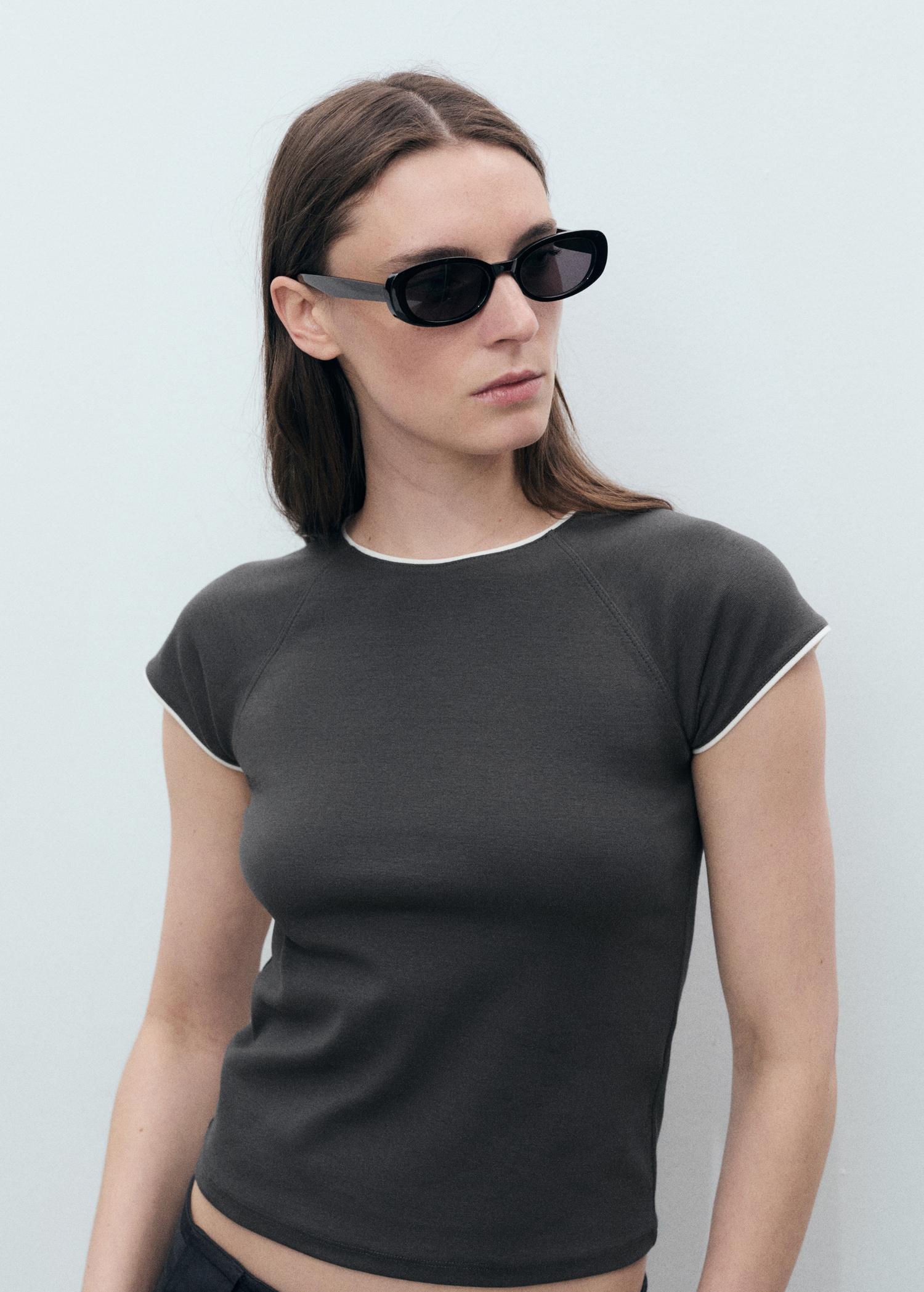 Cotton t-shirt with contrasting trim - Women | MANGO USA Product Image