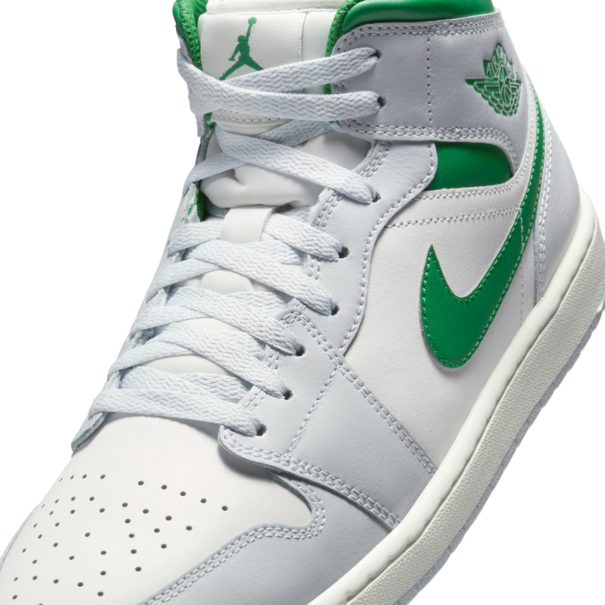 Mens Air Retro 1 Mid Casual Shoes Product Image