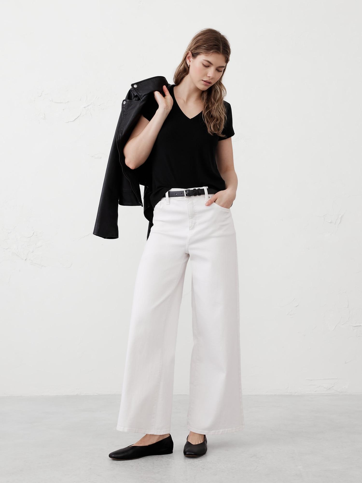 Timeless V-Neck T-Shirt Product Image