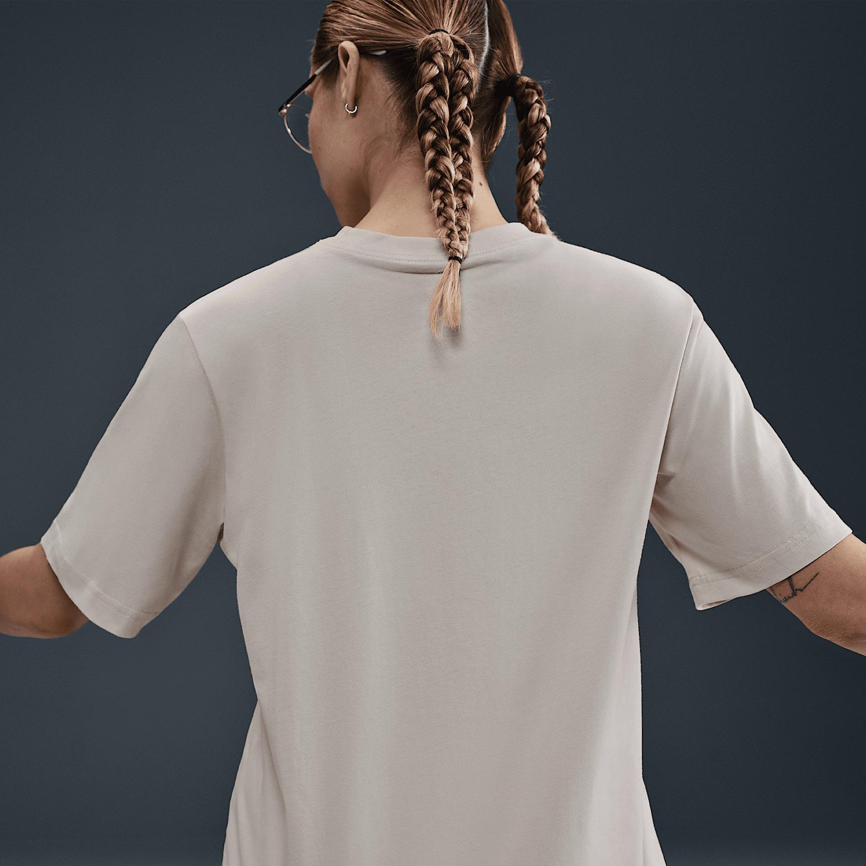 Women's Nike Sportswear Loose Short-Sleeve T-Shirt Product Image