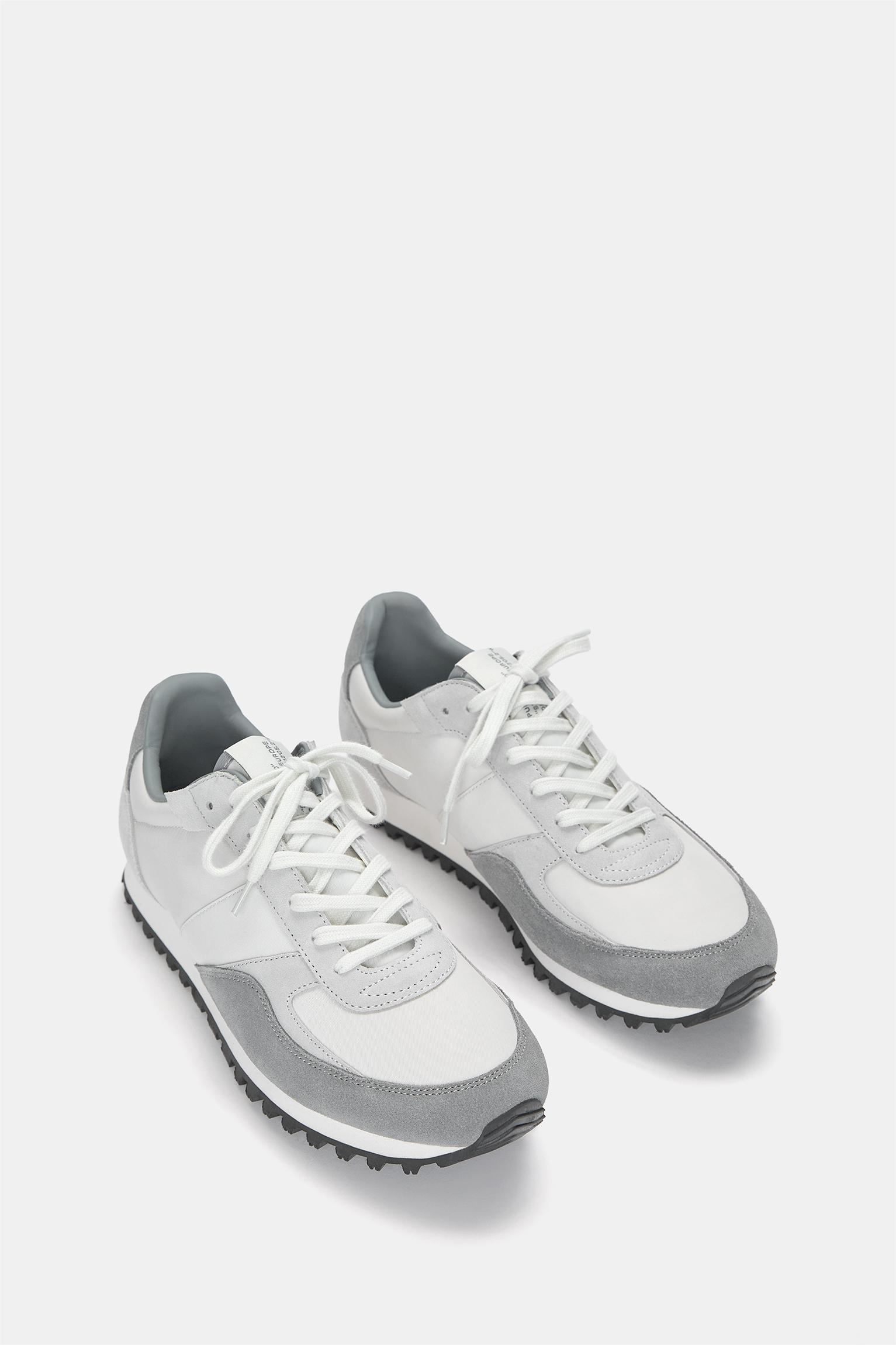 Casual sneakers Product Image
