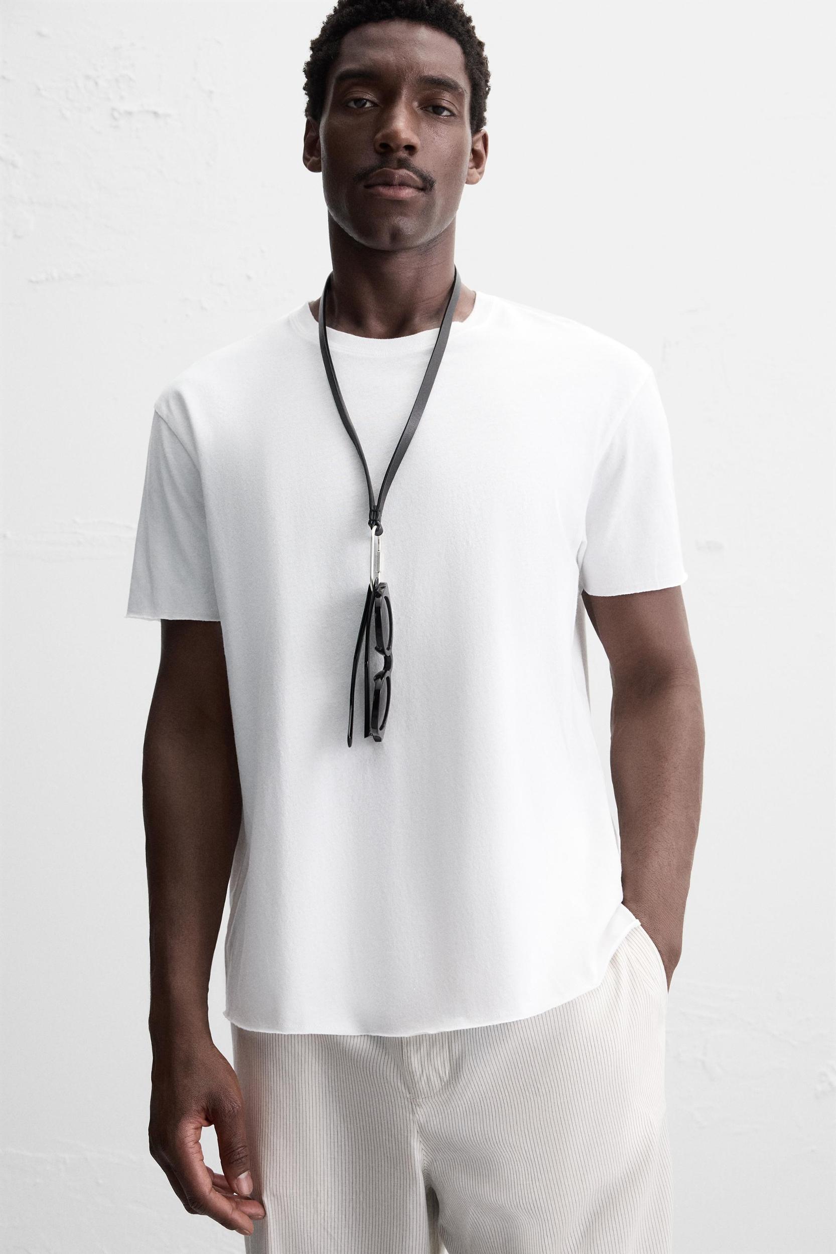IRREGULAR HEM T-SHIRT Product Image