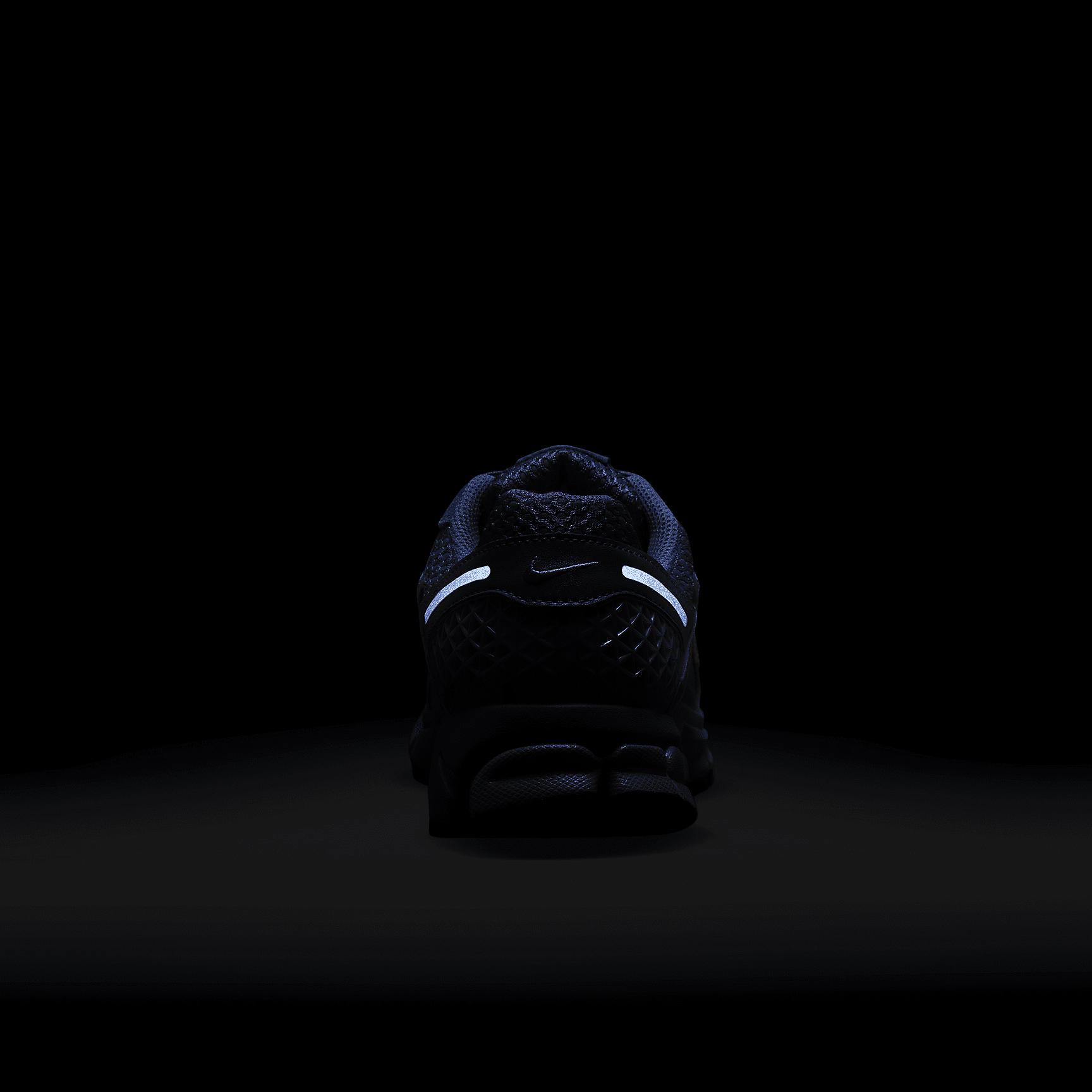 Nike Women's Zoom Vomero 5 Shoes Product Image