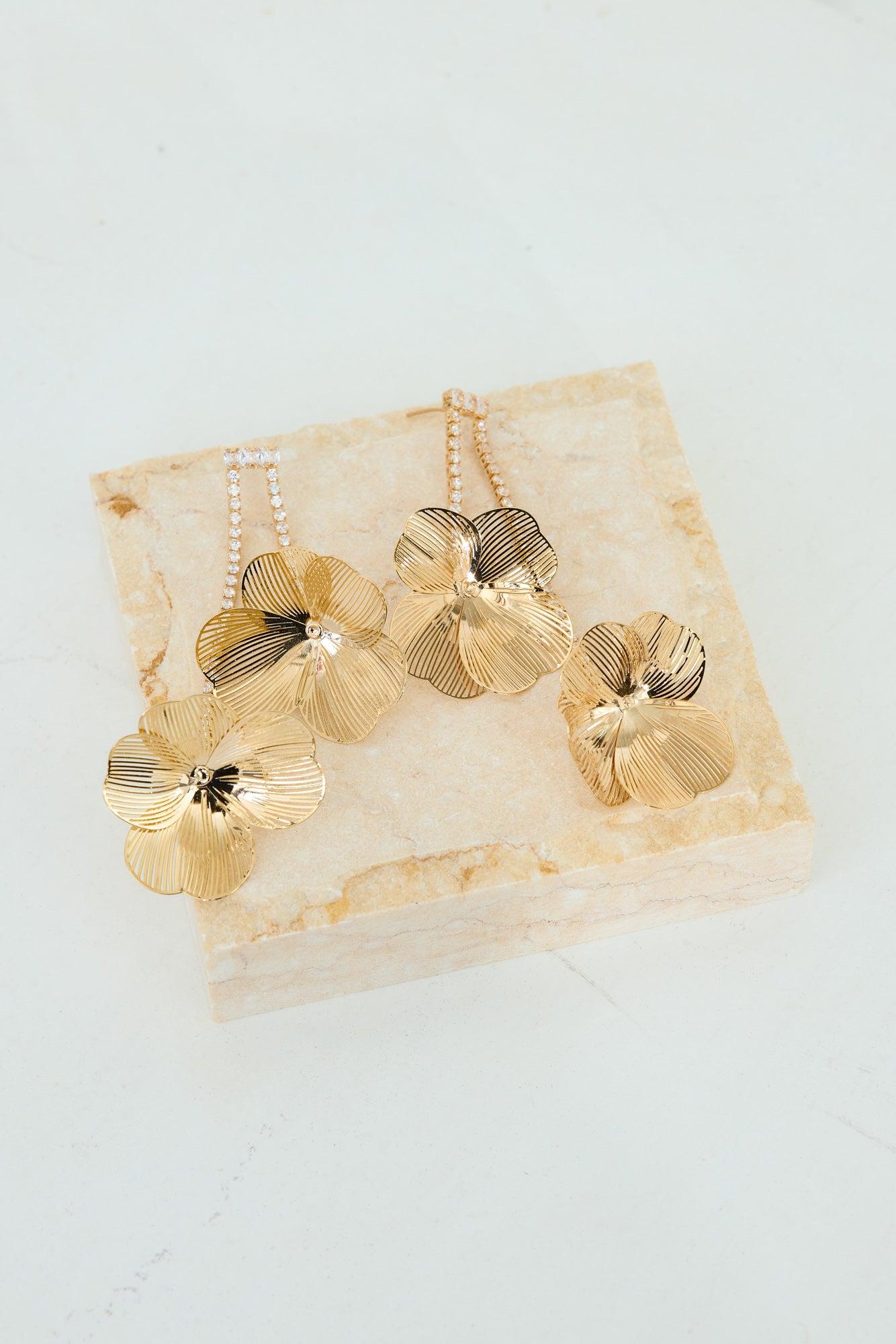 Flowers Of Style Earrings Gold Product Image