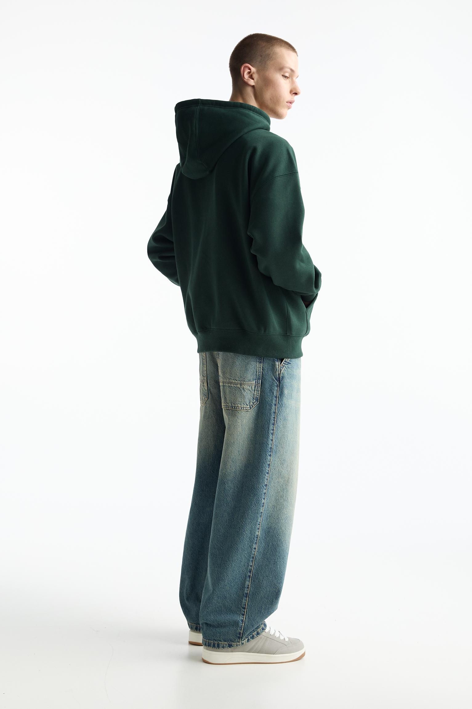 Basic hooded sweatshirt Product Image