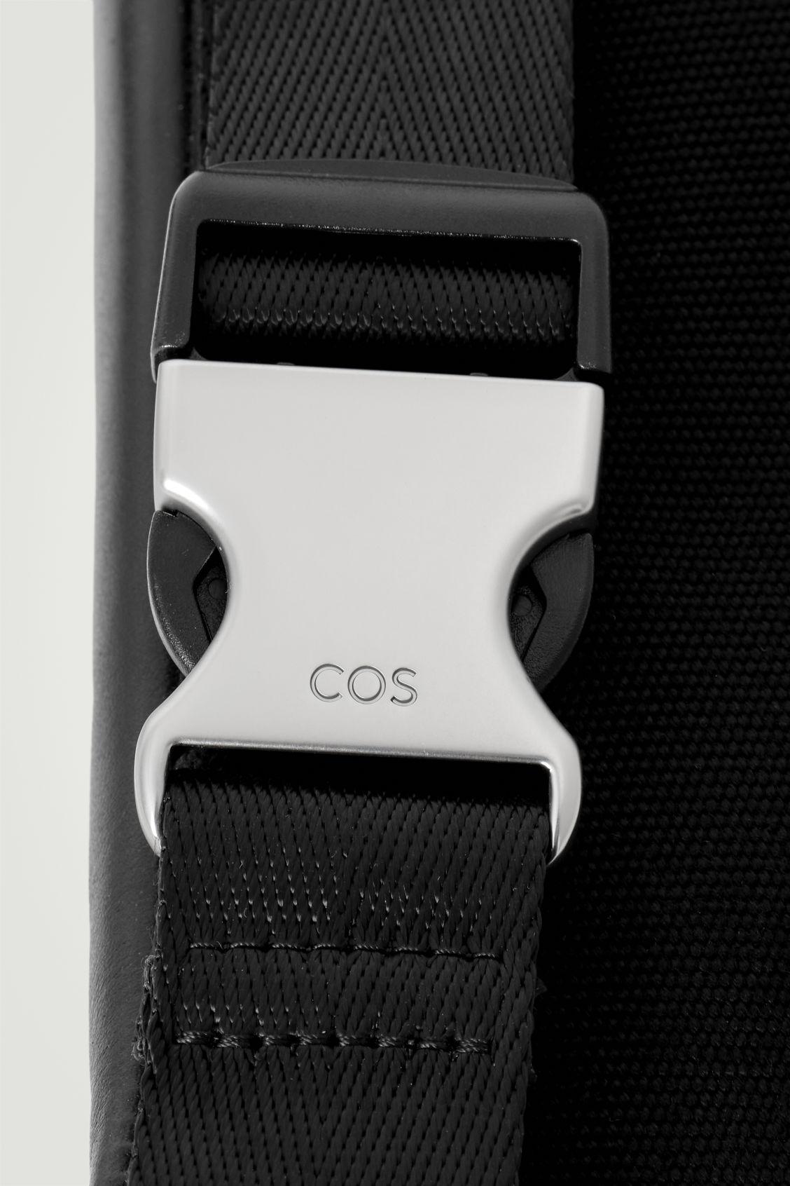 SLOUCHY CROSSBODY - LEATHER Product Image