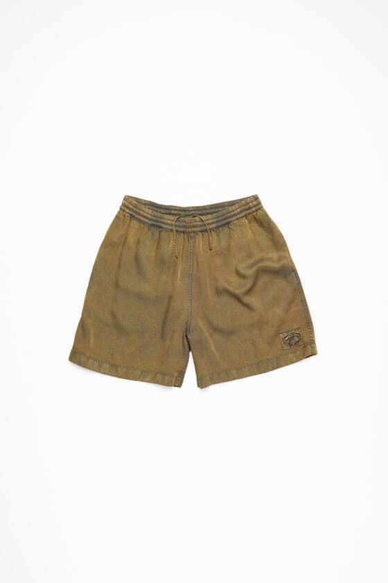 Garment-dyed shorts Product Image