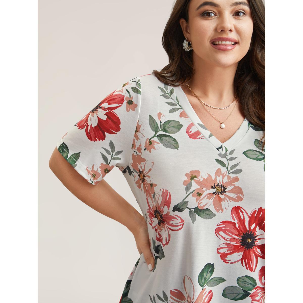 Plus Size Multi-Color Floral Print V-Neck T-Shirt Multicolor Women Timeless Non Natural Flowers V-neck Elegant T-shirts BloomChic 12/L Product Image