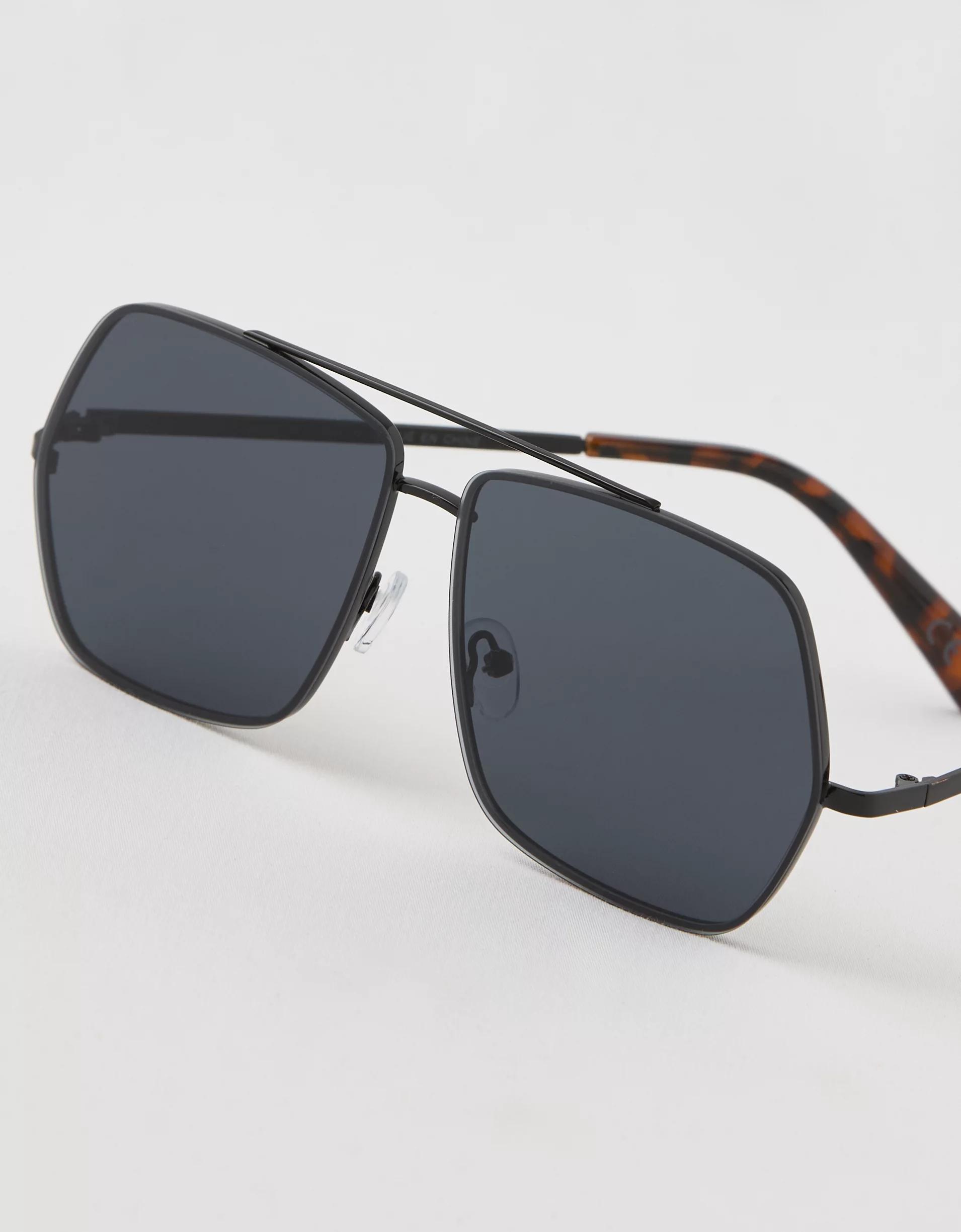 Aerie Oversized Vacay Mode Sunglasses Product Image