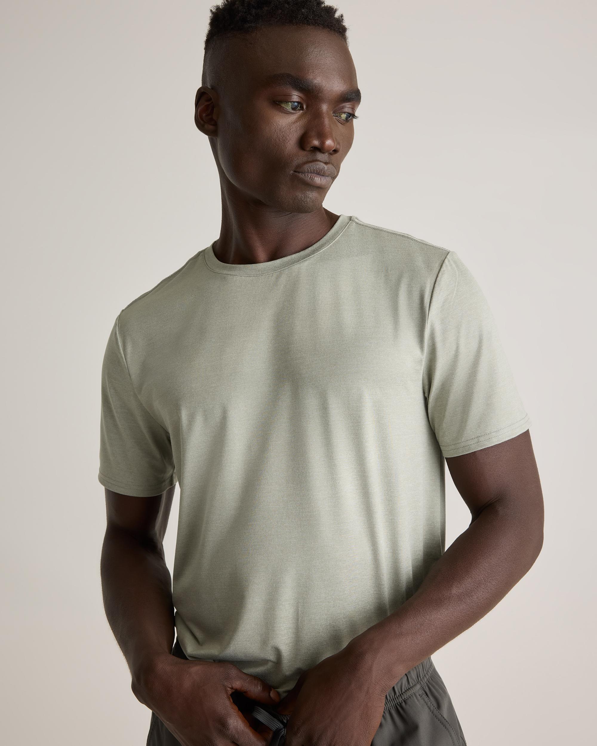 Quince | Men's Lightweight Down Packable Puffer Vest Recycled Polyester Product Image