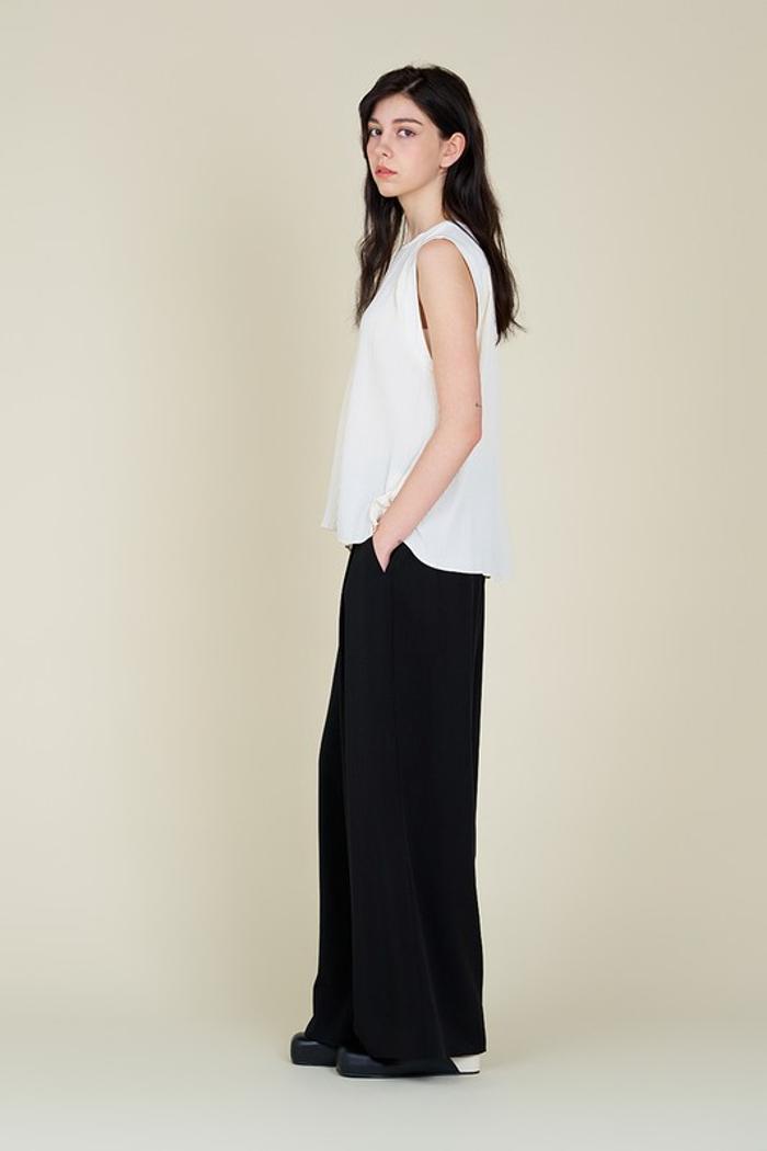 Pleated Sleevless Top Product Image