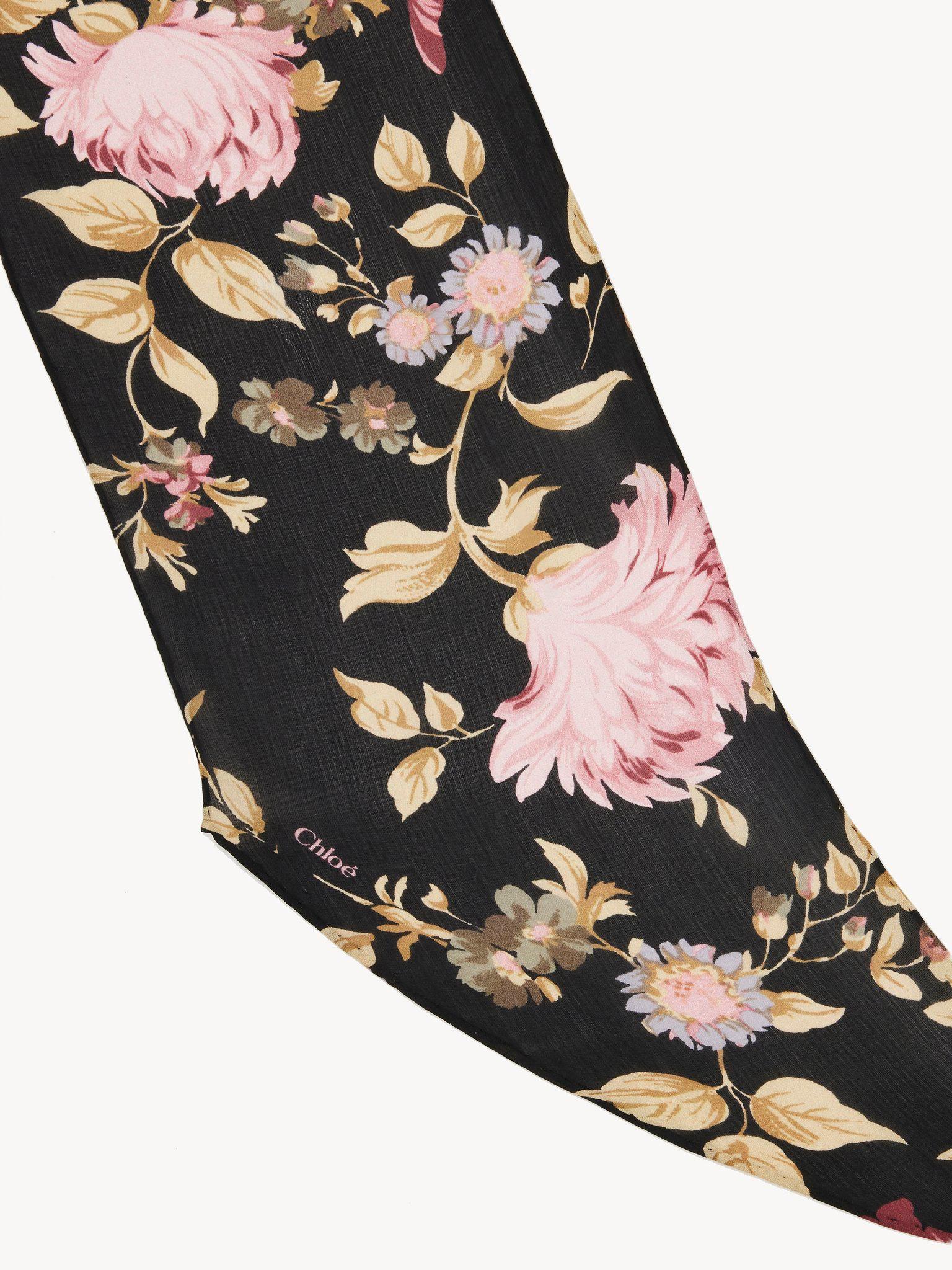The Chloé Peonies bandeau scarf in silk charmeuse Product Image