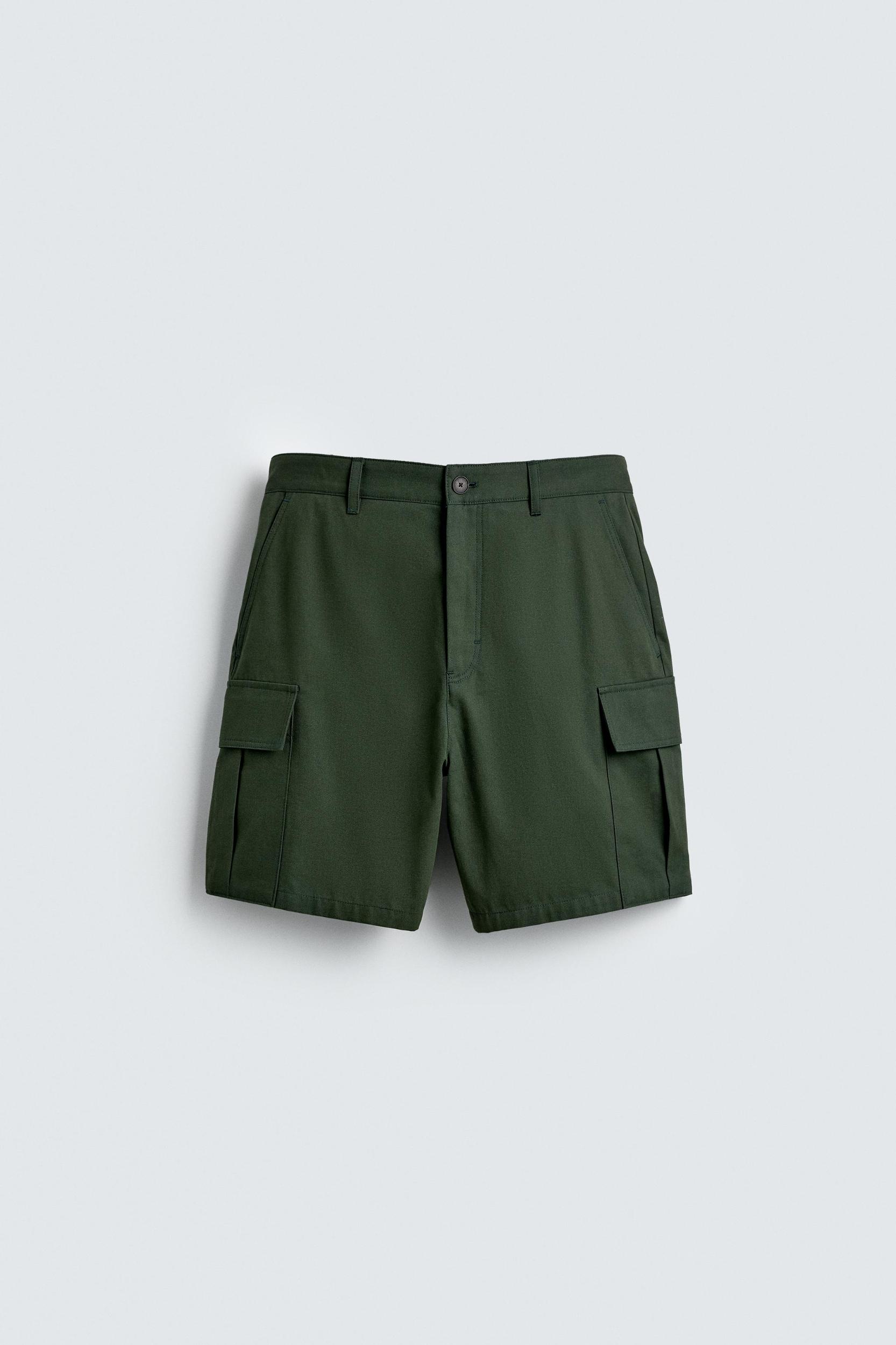 REGULAR FIT CARGO SHORTS Product Image