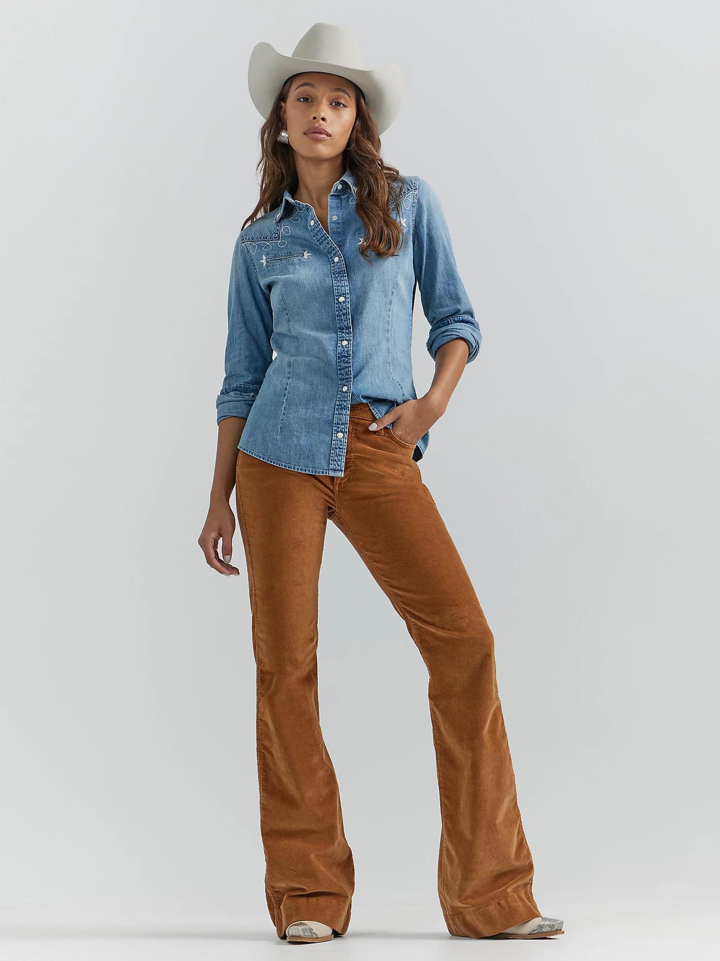 Women's Lasso Embroidered Cowboy Snap Shirt in Light Wash Product Image