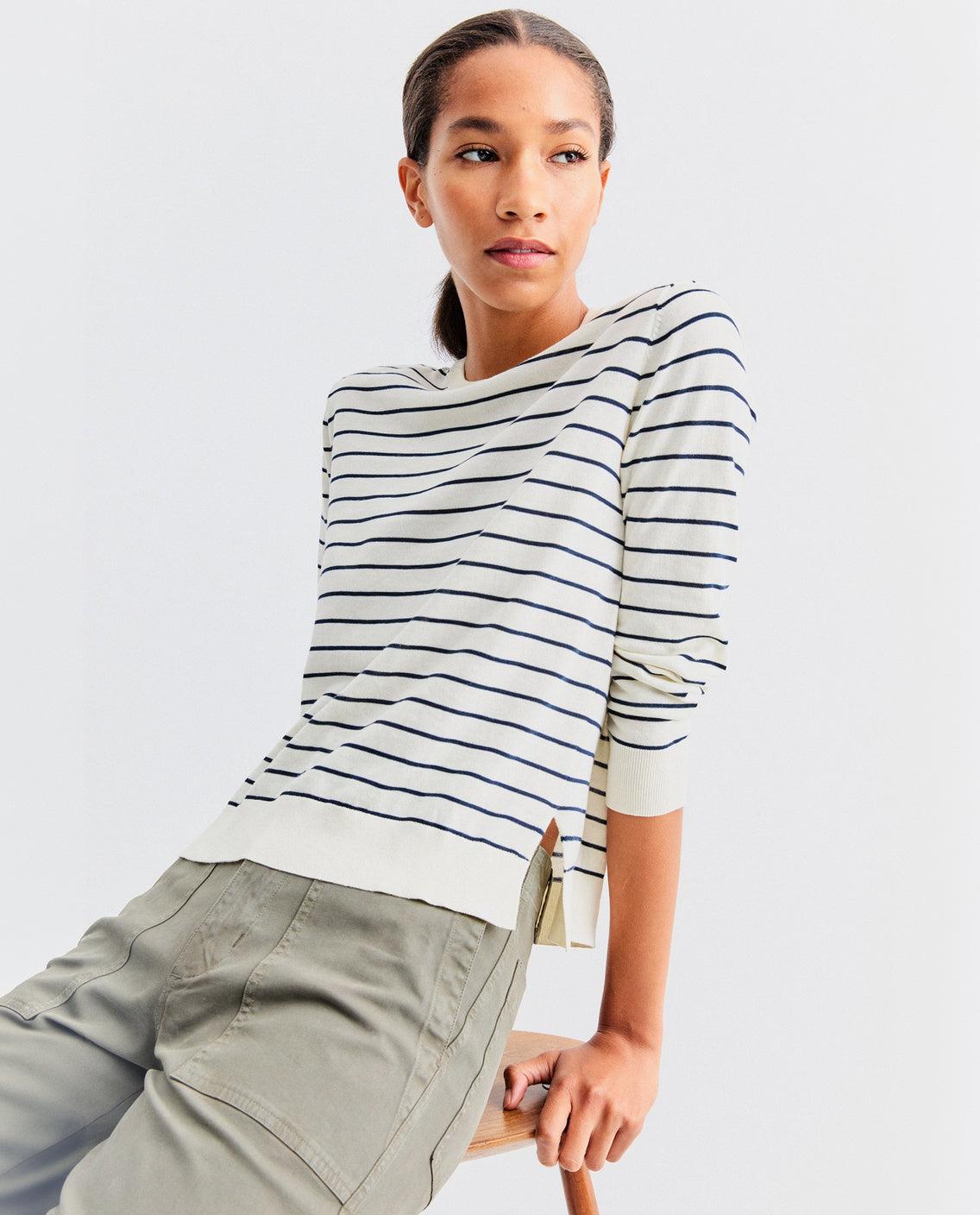 The Larsen - Cream/Navy Female Product Image