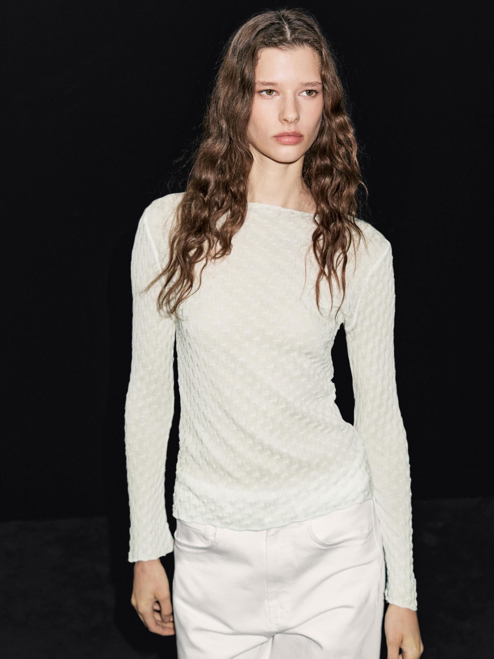 Long sleeve textured 100% cotton top Product Image