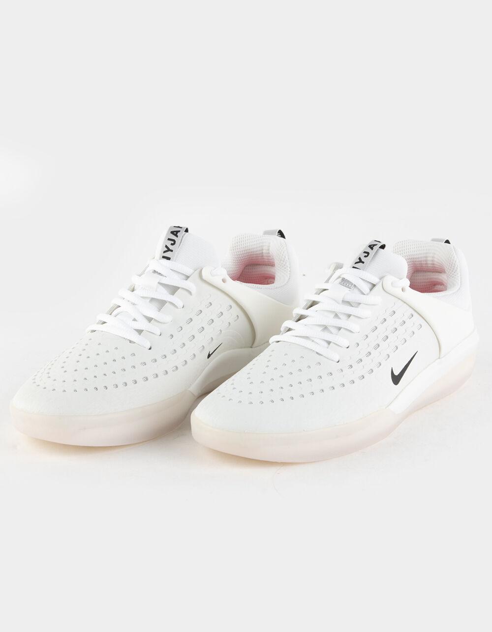 NIKE SB Zoom Nyjah 3 Skate Shoes - WHITE Product Image