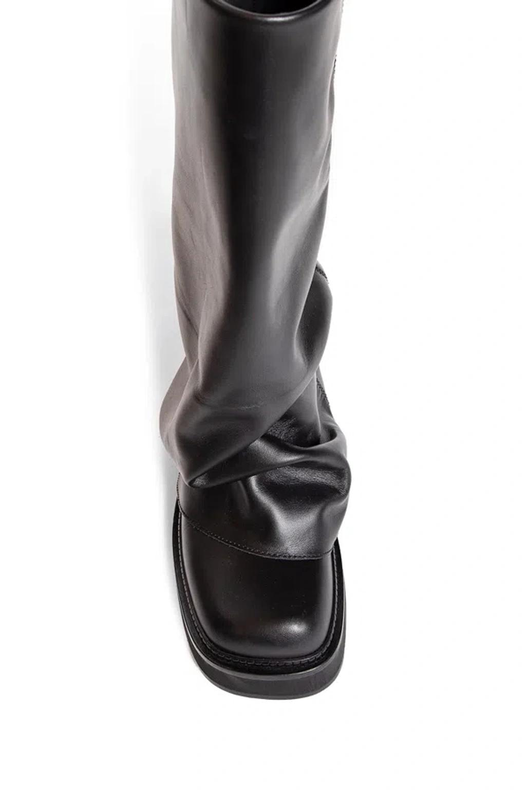 ATTICO Robin Black Boots With Square Toe And Logo Plaque On The Rear In Leather Woman Product Image
