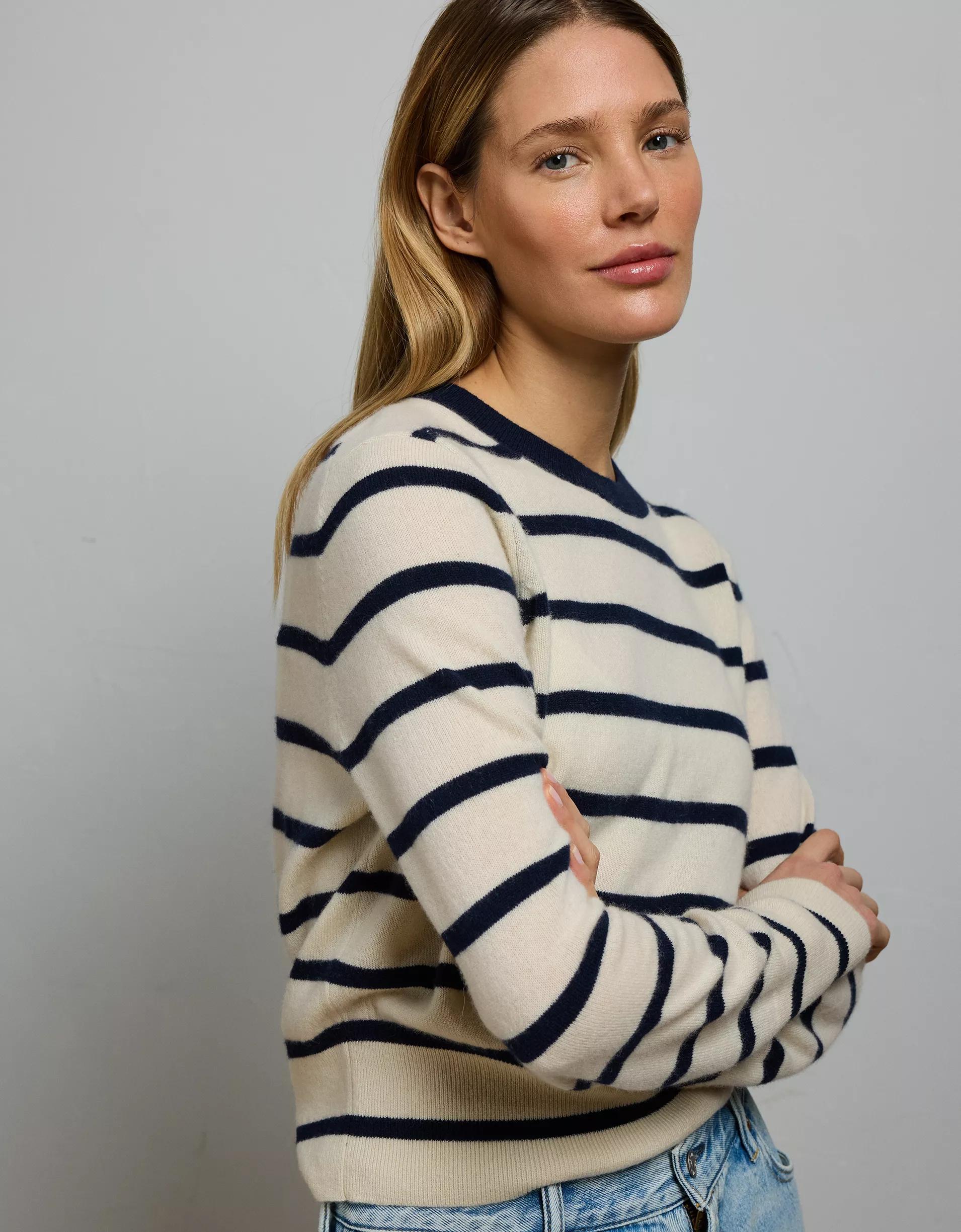 AE77 Premium Cashmere Sweater Product Image