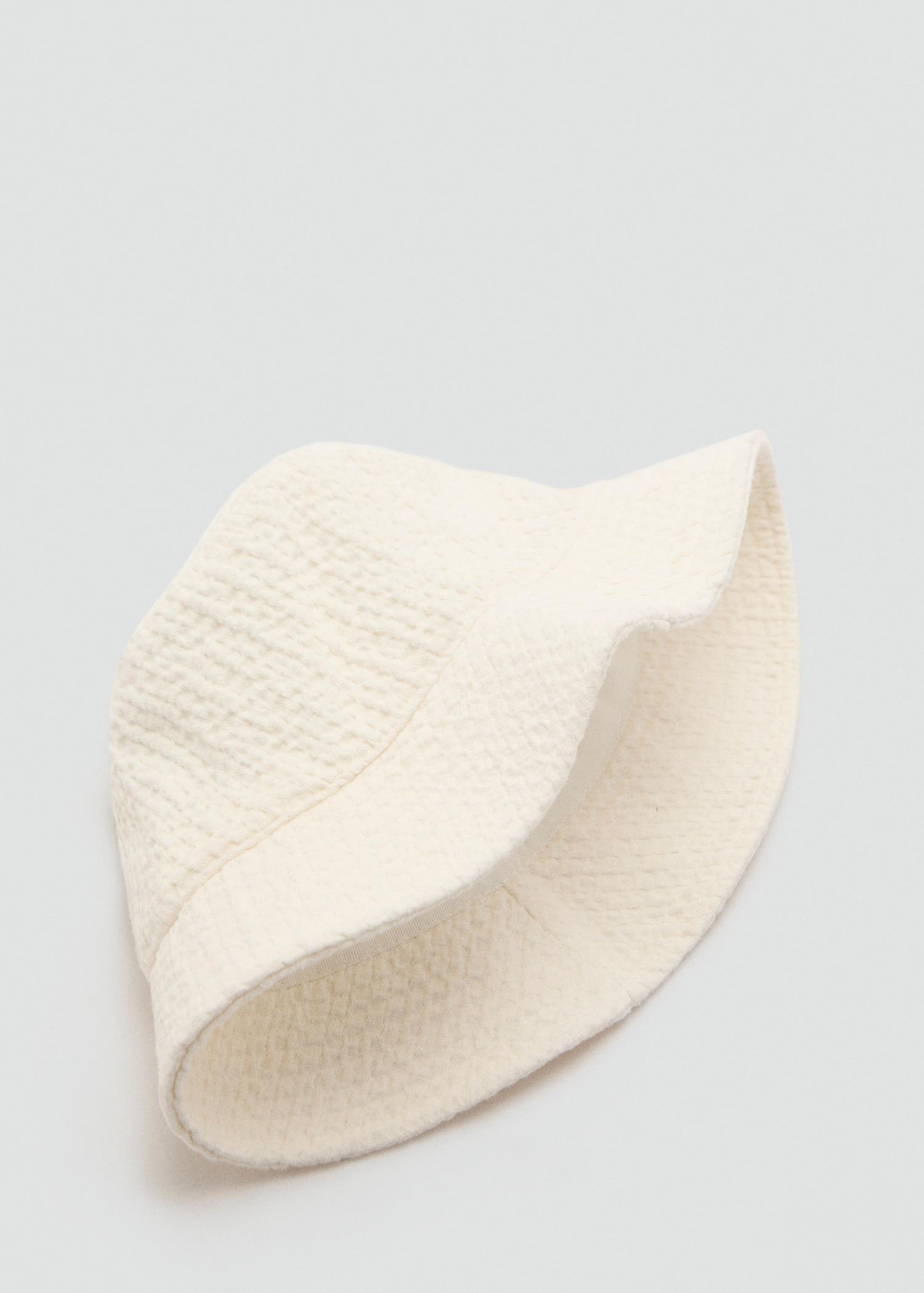 Textured cotton bucket hat - Women | MANGO USA Product Image