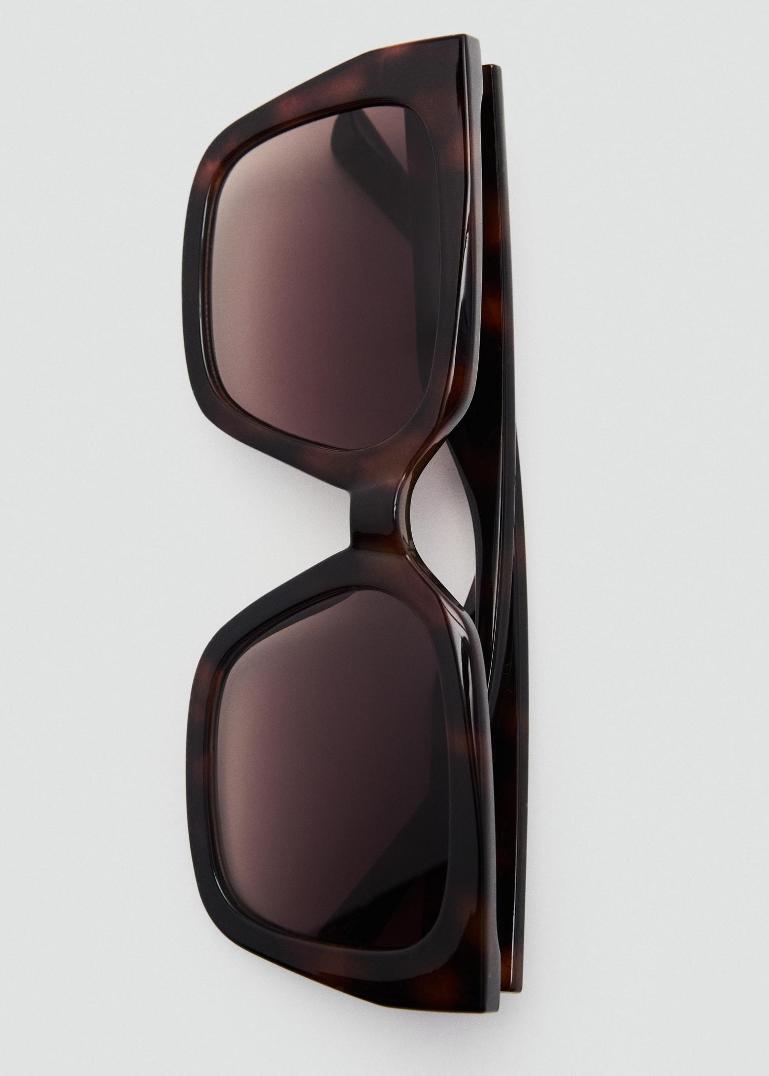 Squared frame sunglasses - Women | MANGO USA Product Image