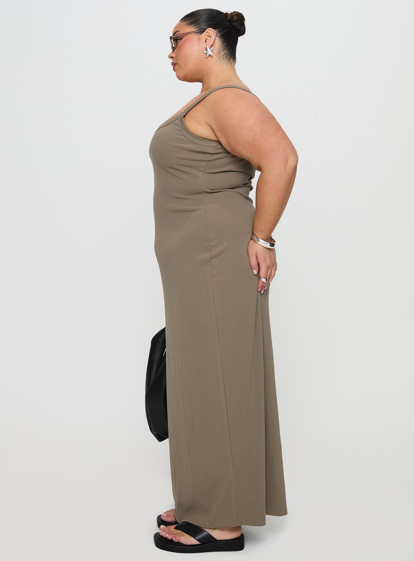 Montwood Maxi Dress Sage Curve Product Image
