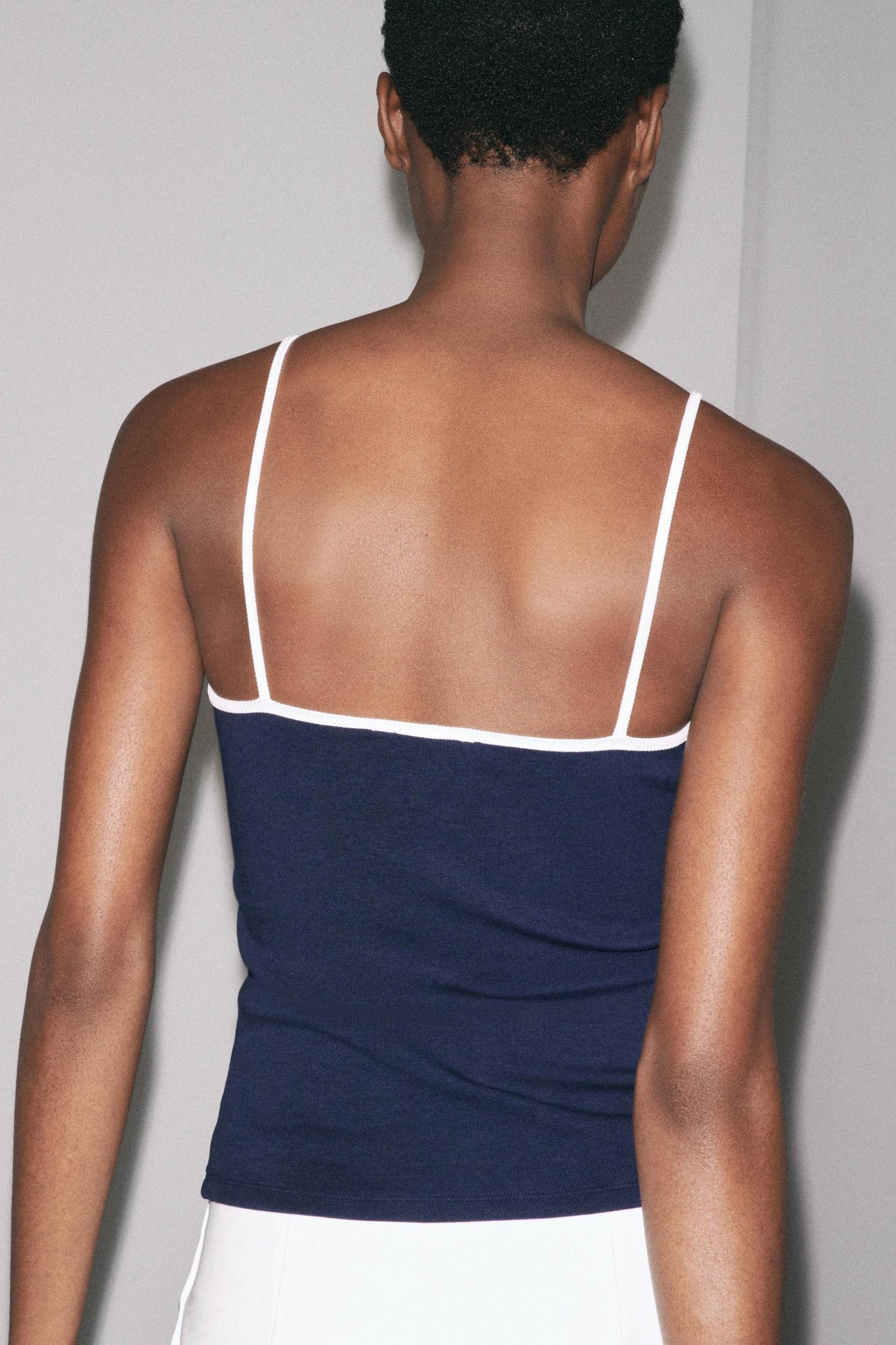 CONTRAST PIPING T-SHIRT Product Image