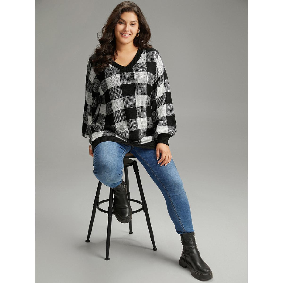 Plus Size V Neck Plaid Elastic Cuffs Pullover Black Women Casual Loose Long Sleeve V-neck Dailywear Pullovers BloomChic 28/5X Product Image