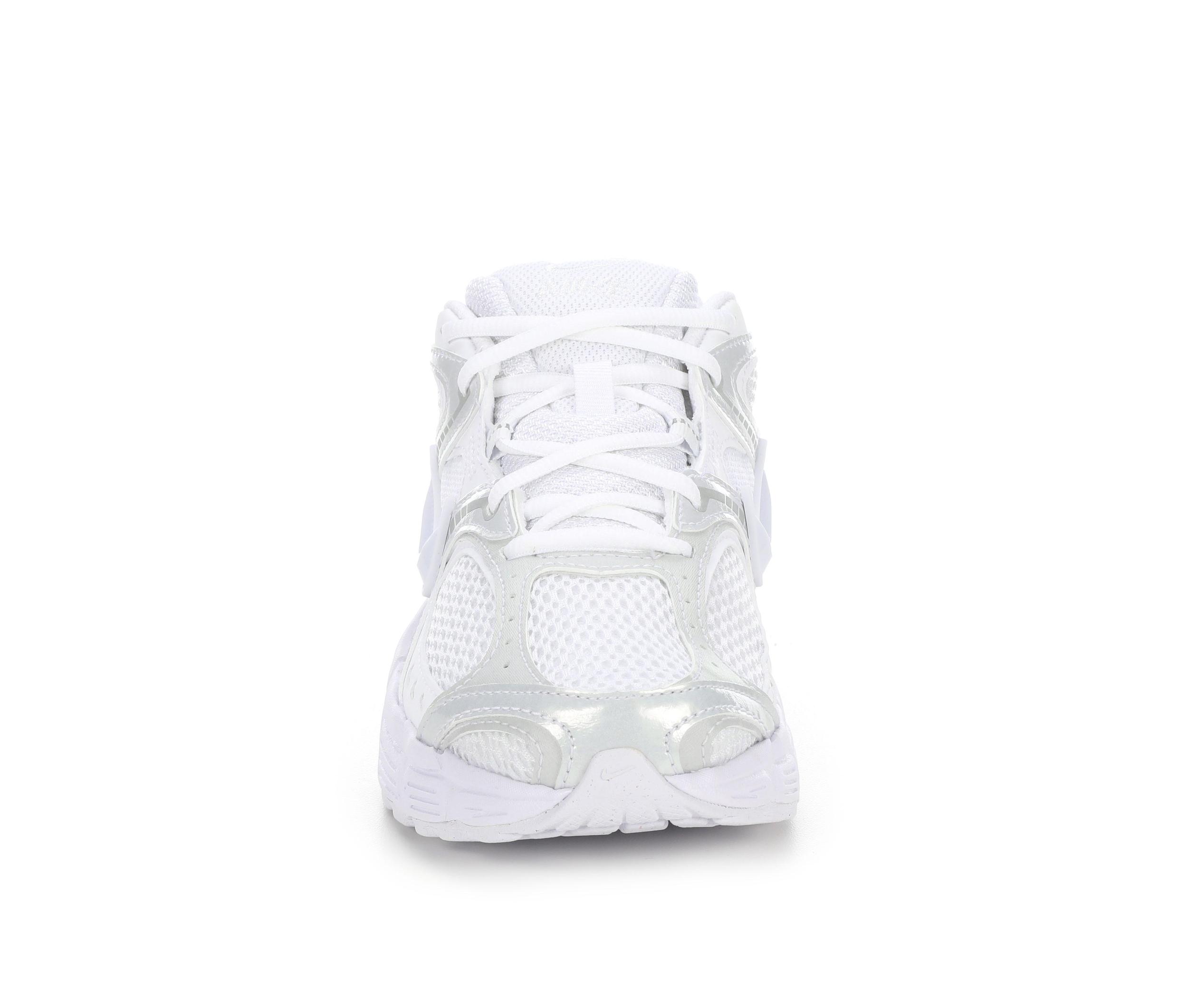 Women's Nike V5 RNR Sneakers Product Image
