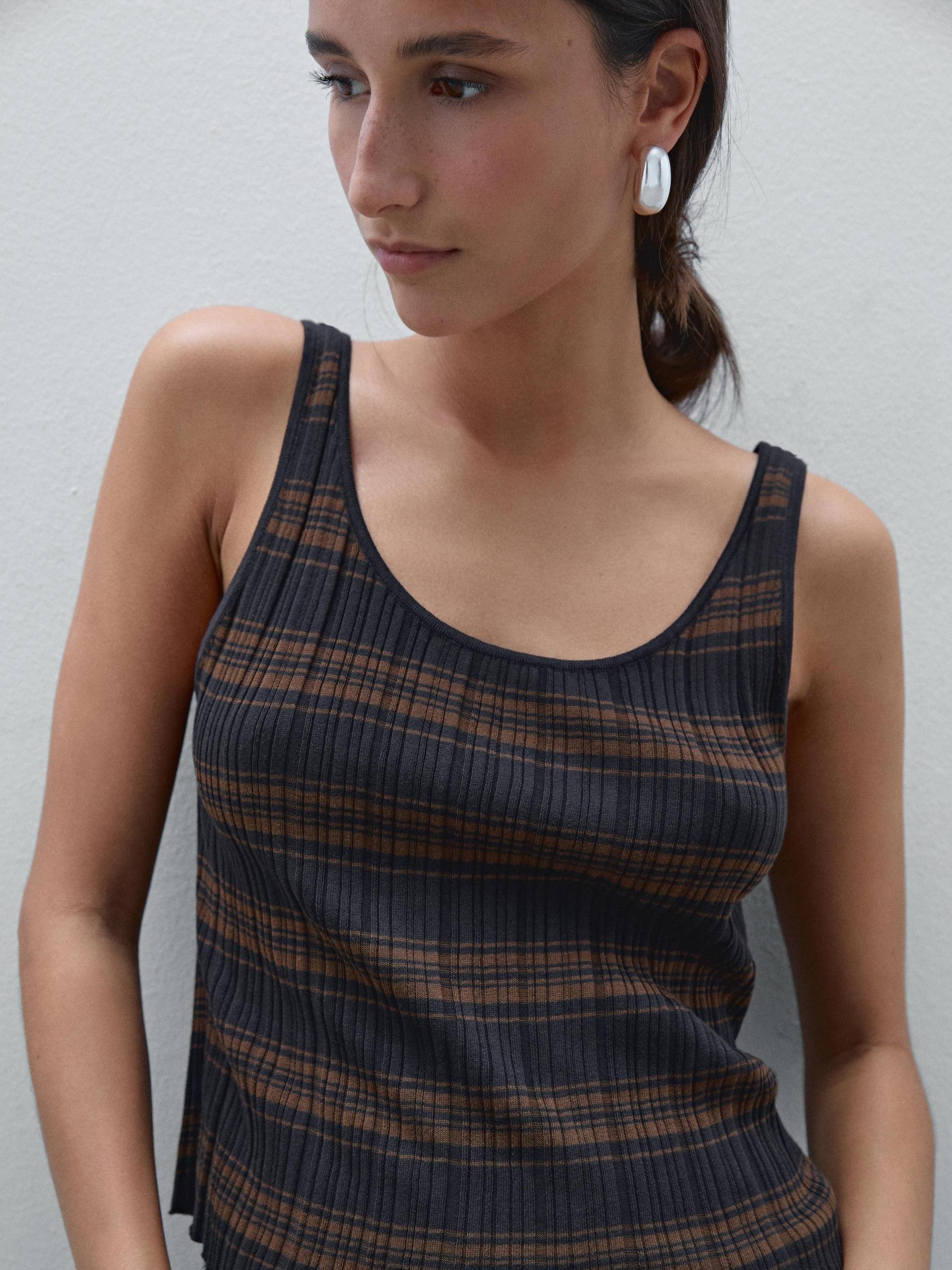 100% cotton striped knit top Product Image