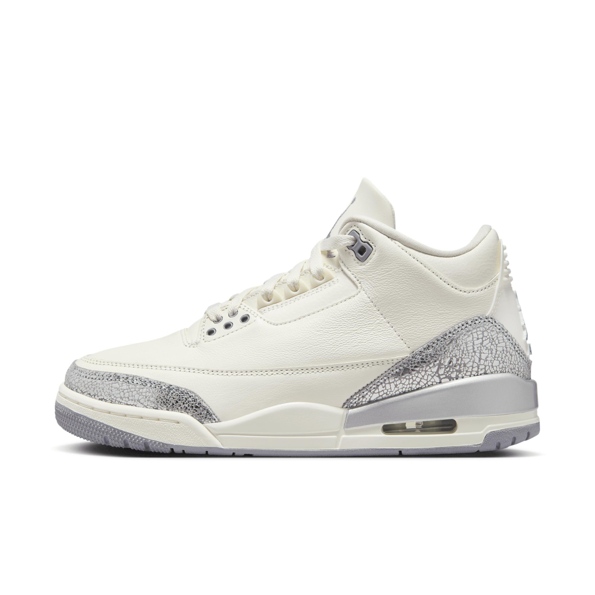 Jordan Womens Air Retro 3 Basketball Shoes Product Image